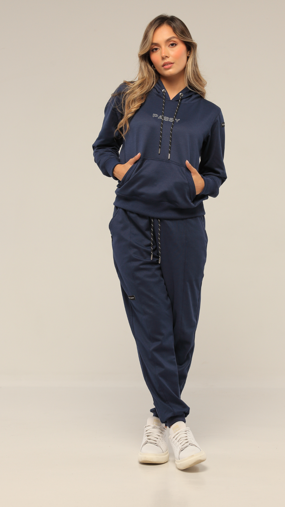 SET DE BUZO Y JOGGER COLOR AZUL OSCURO PARA MUJER