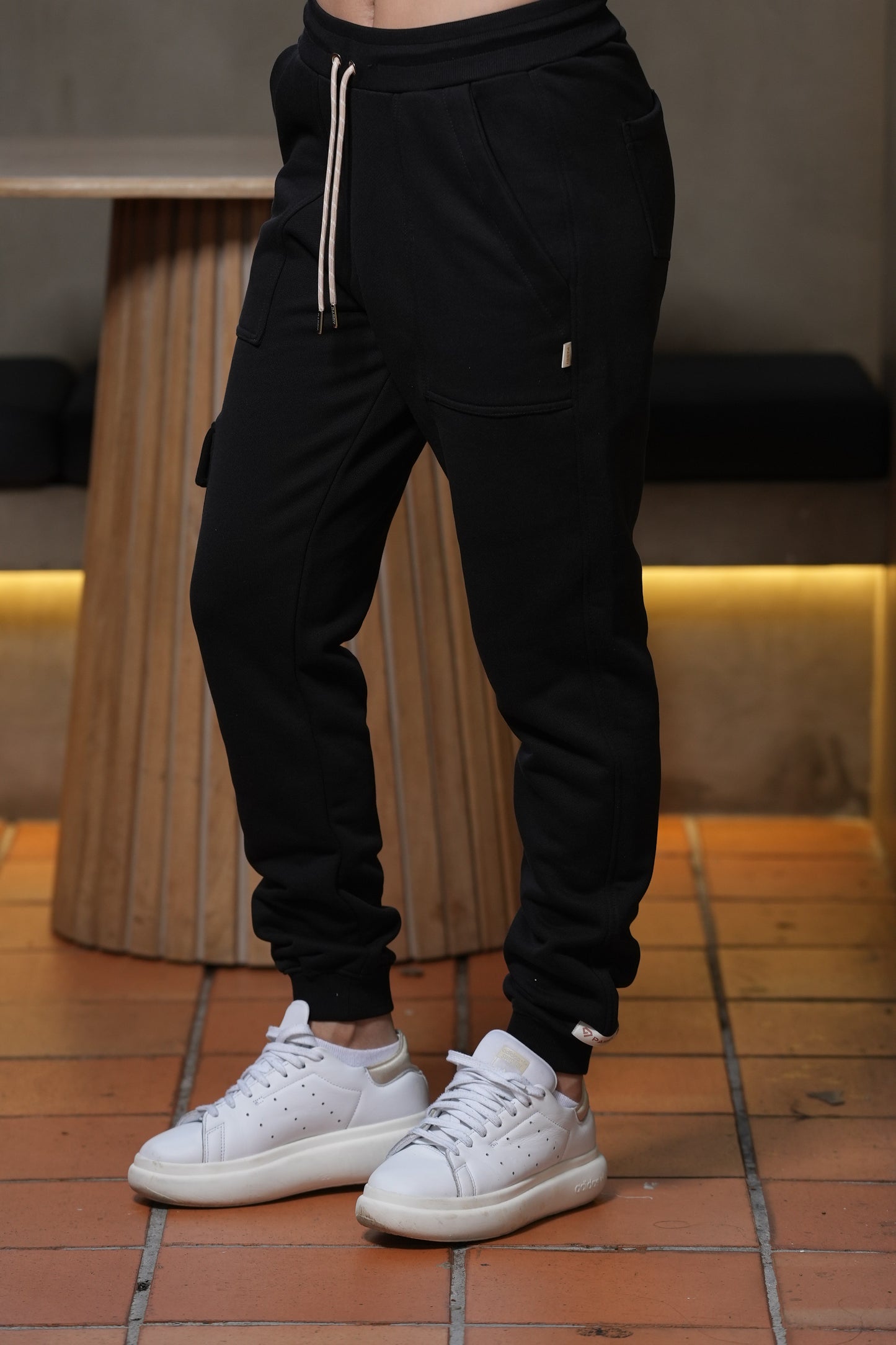 SET DE BUZO CERRADO Y JOGGER PARA MUJER COLOR NEGRO