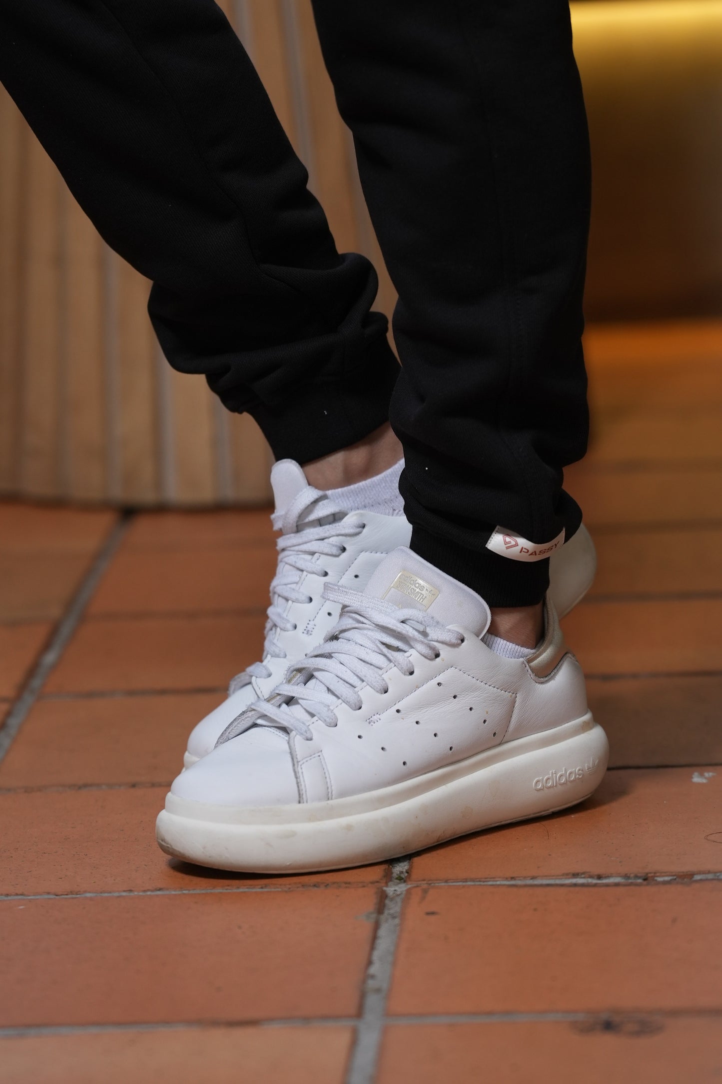 SET DE BUZO CERRADO Y JOGGER PARA MUJER COLOR NEGRO