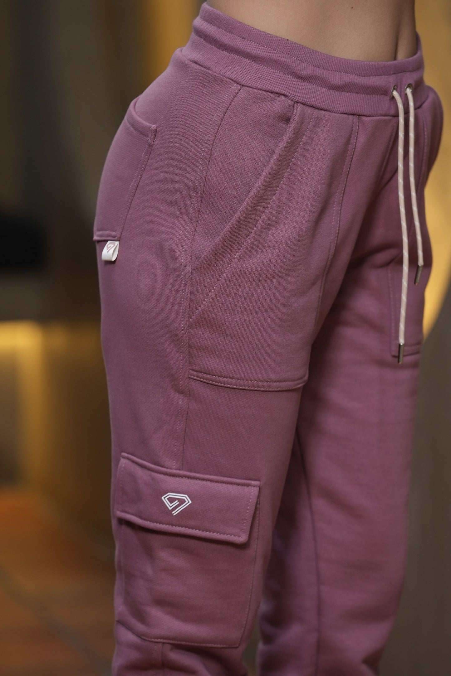 SET DE BUZO CERRADO Y JOGGER PARA MUJER COLOR UVA