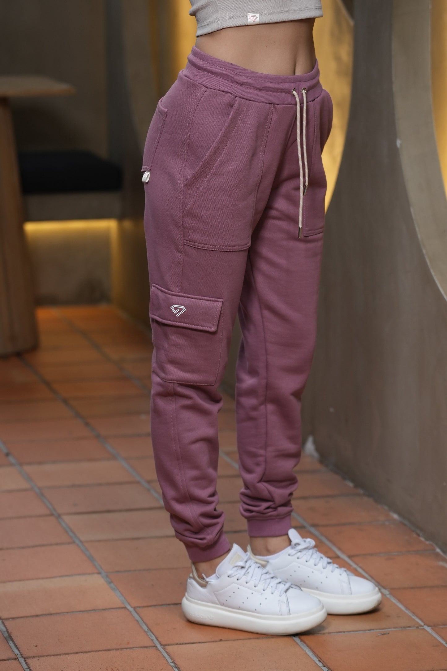 SET DE BUZO CERRADO Y JOGGER PARA MUJER COLOR UVA