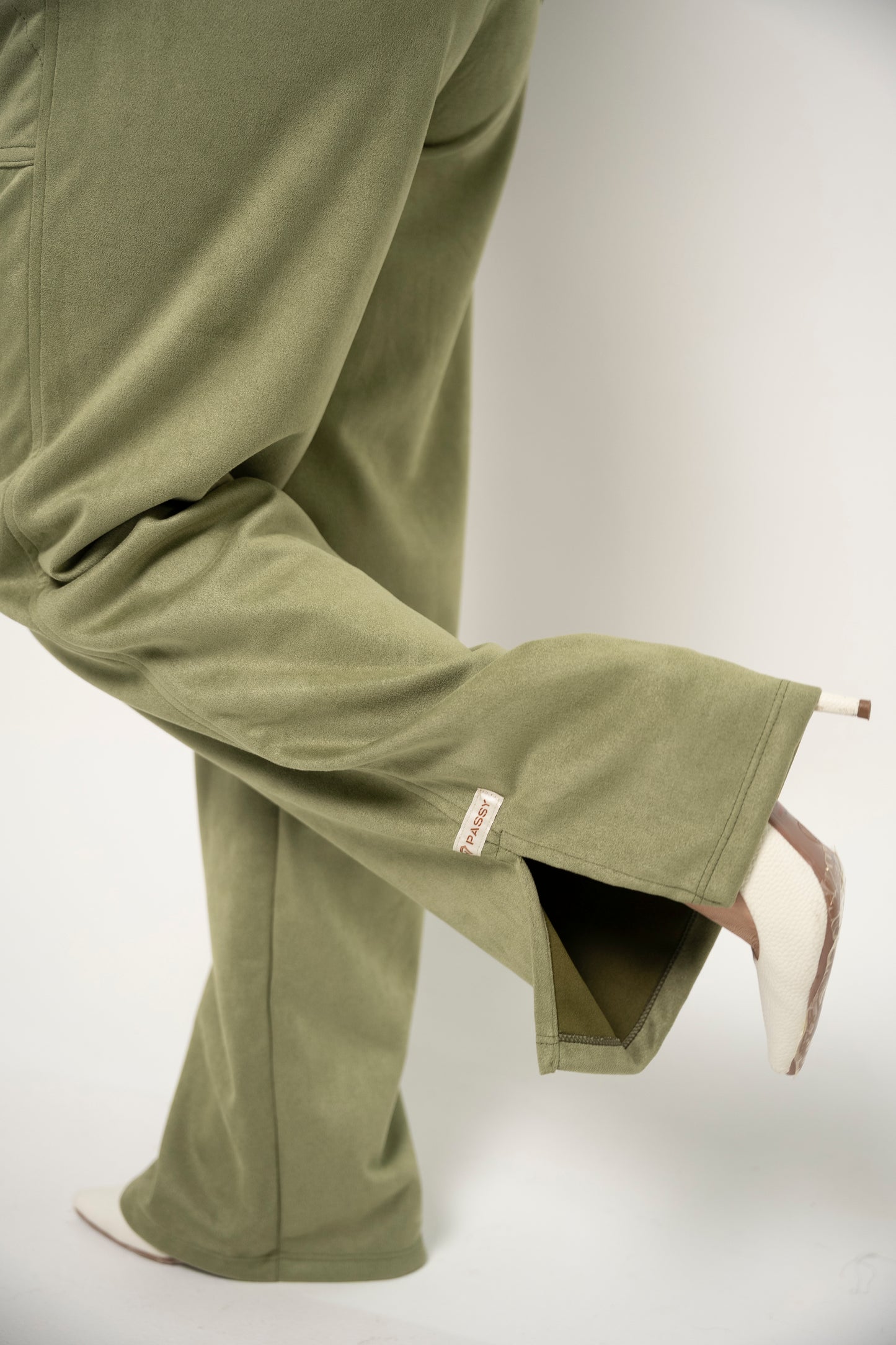 SET DE CHAQUETA, TOP Y SUDADERA PARA MUJER COLOR VERDE OLIVA