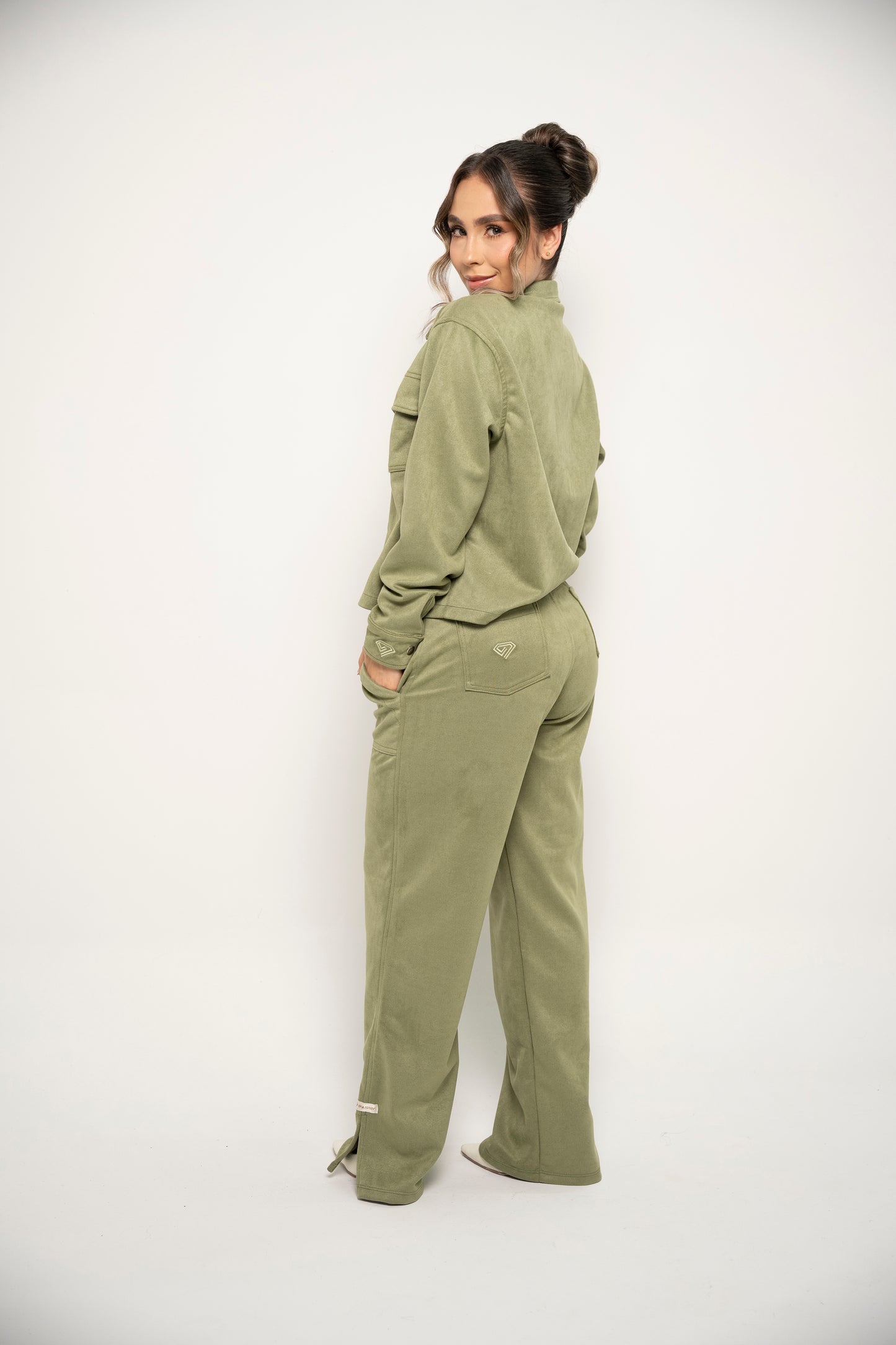 SET DE CHAQUETA, TOP Y SUDADERA PARA MUJER COLOR VERDE OLIVA