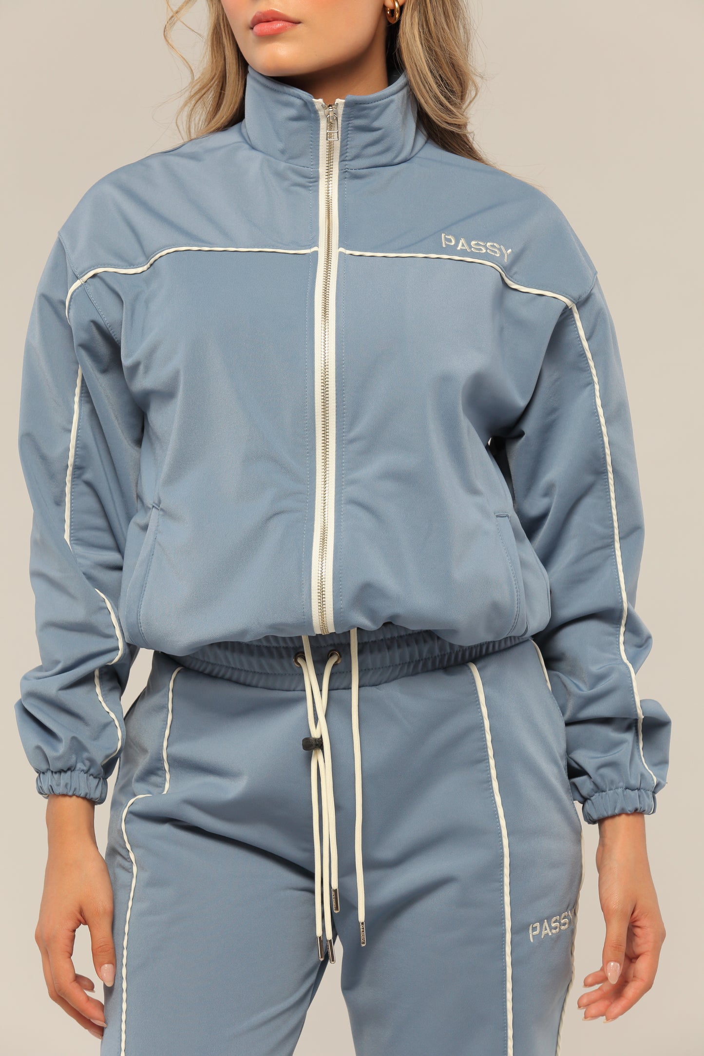 SET COLOR AZUL PARA MUJER DE BUZO Y SUDADERA BOTA RECTA