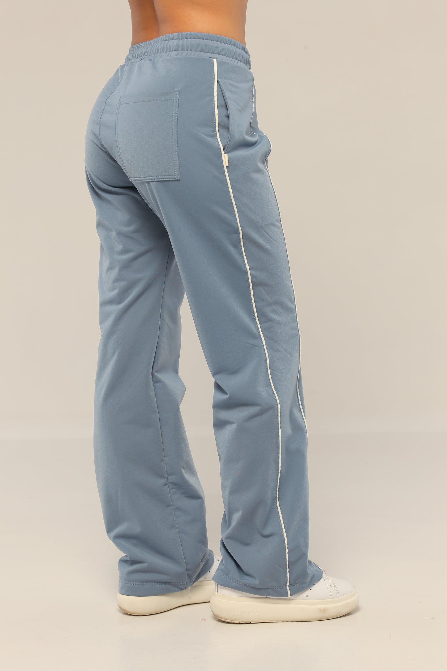 SET COLOR AZUL PARA MUJER DE BUZO Y SUDADERA BOTA RECTA