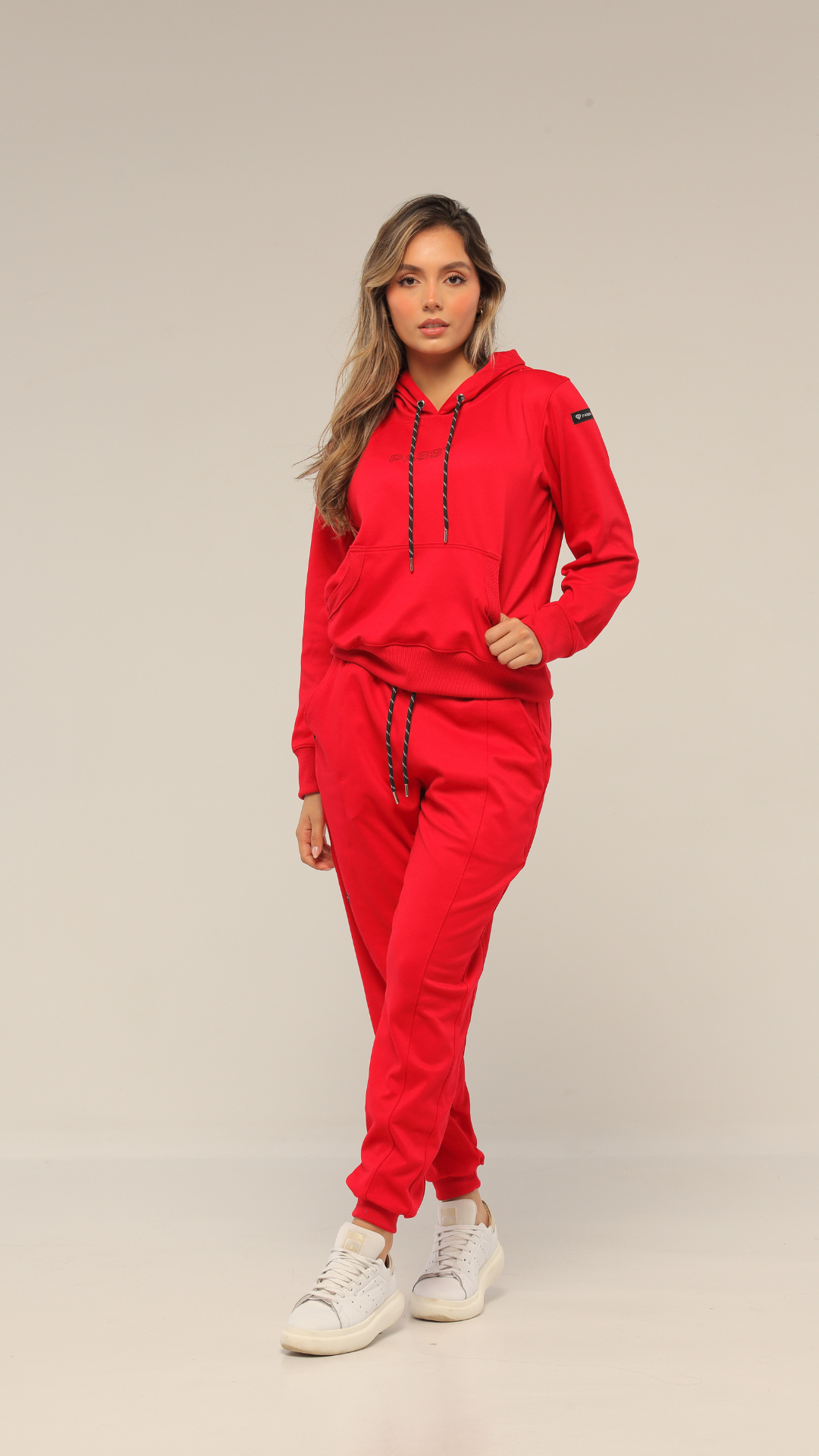 SET DE BUZO Y JOGGER COLOR ROJO PARA MUJER