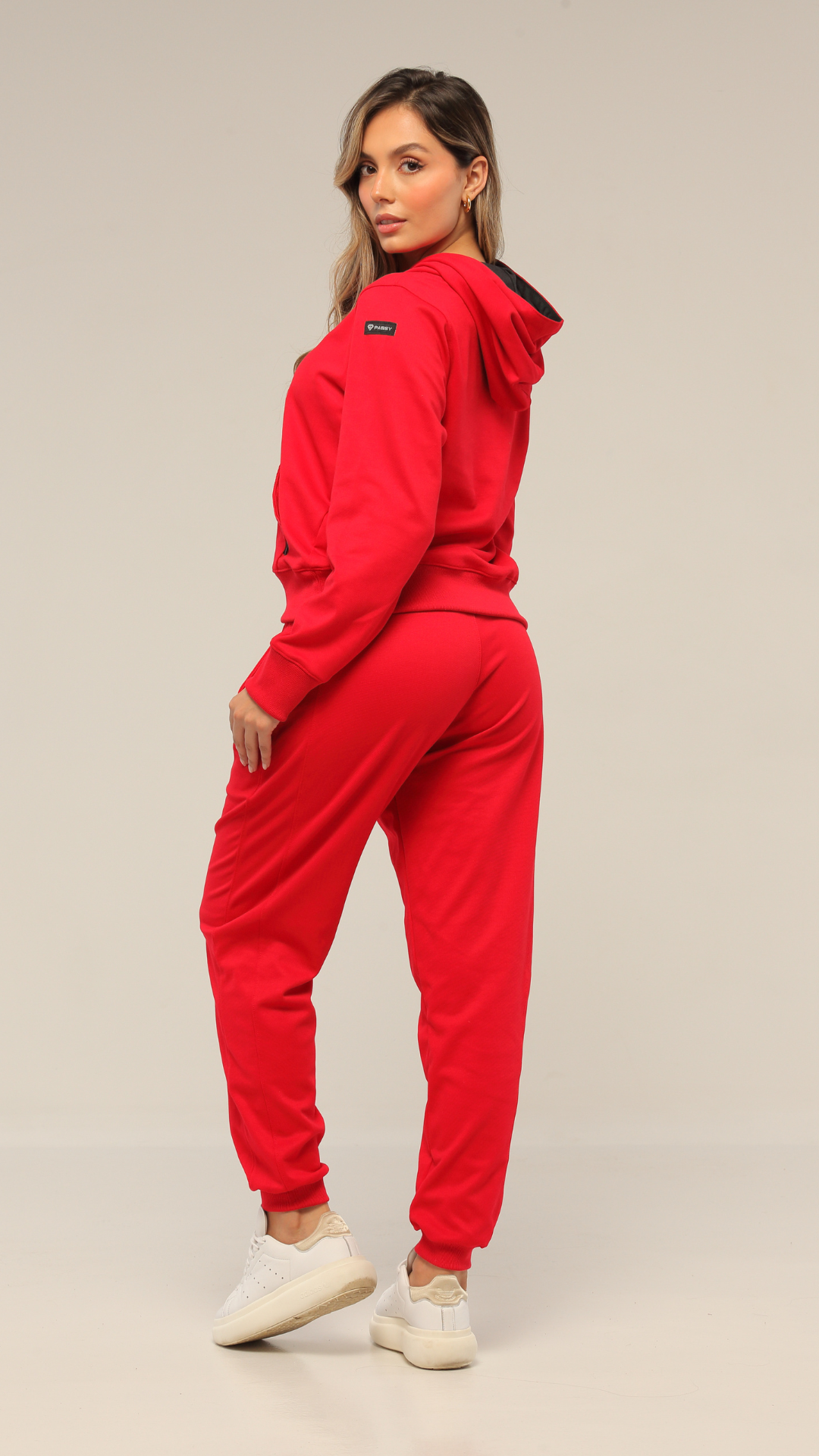 SET DE BUZO Y JOGGER COLOR ROJO PARA MUJER