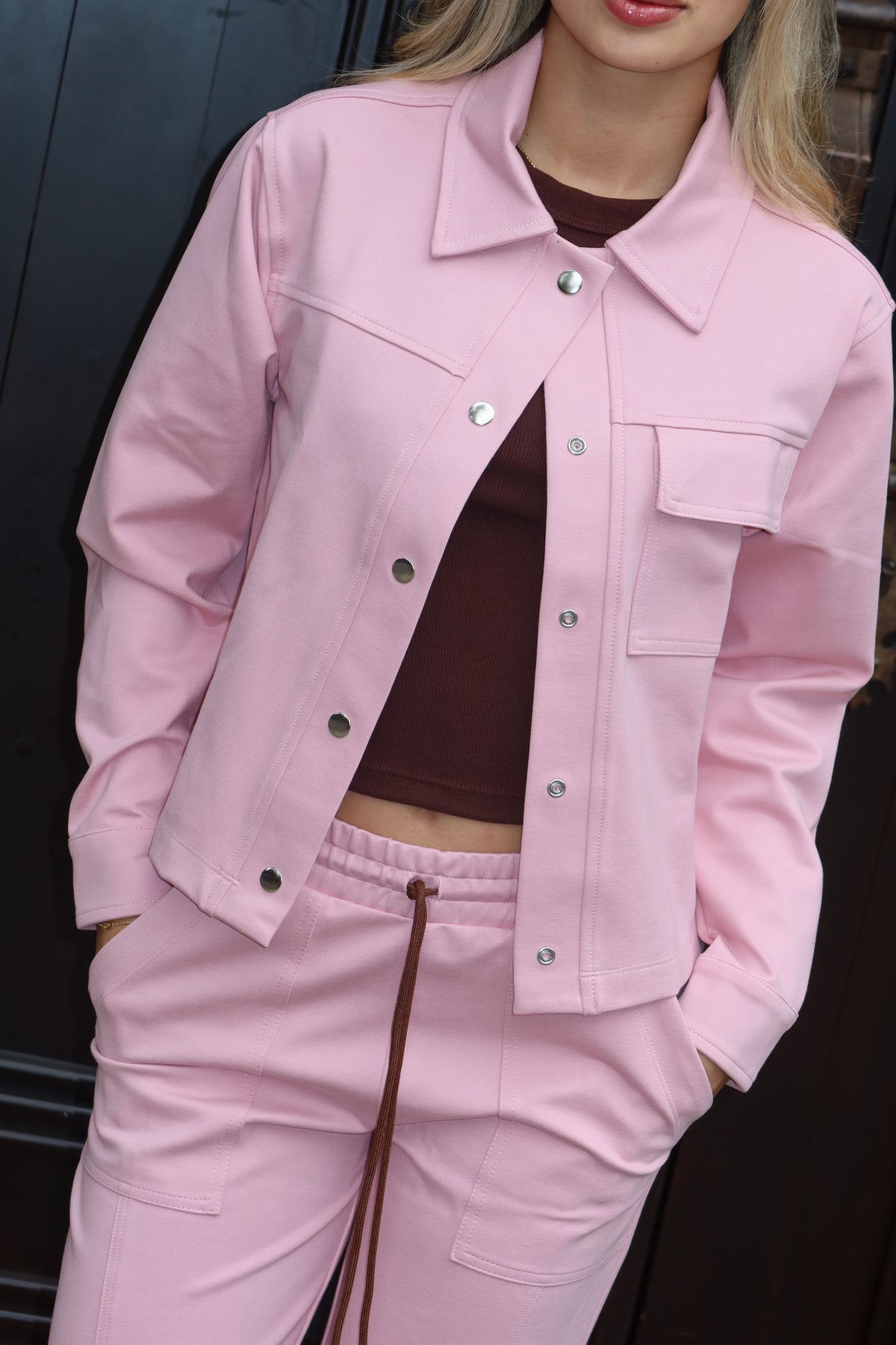 Set Aura Rosado De Chaqueta y Sudadera Bota Recta