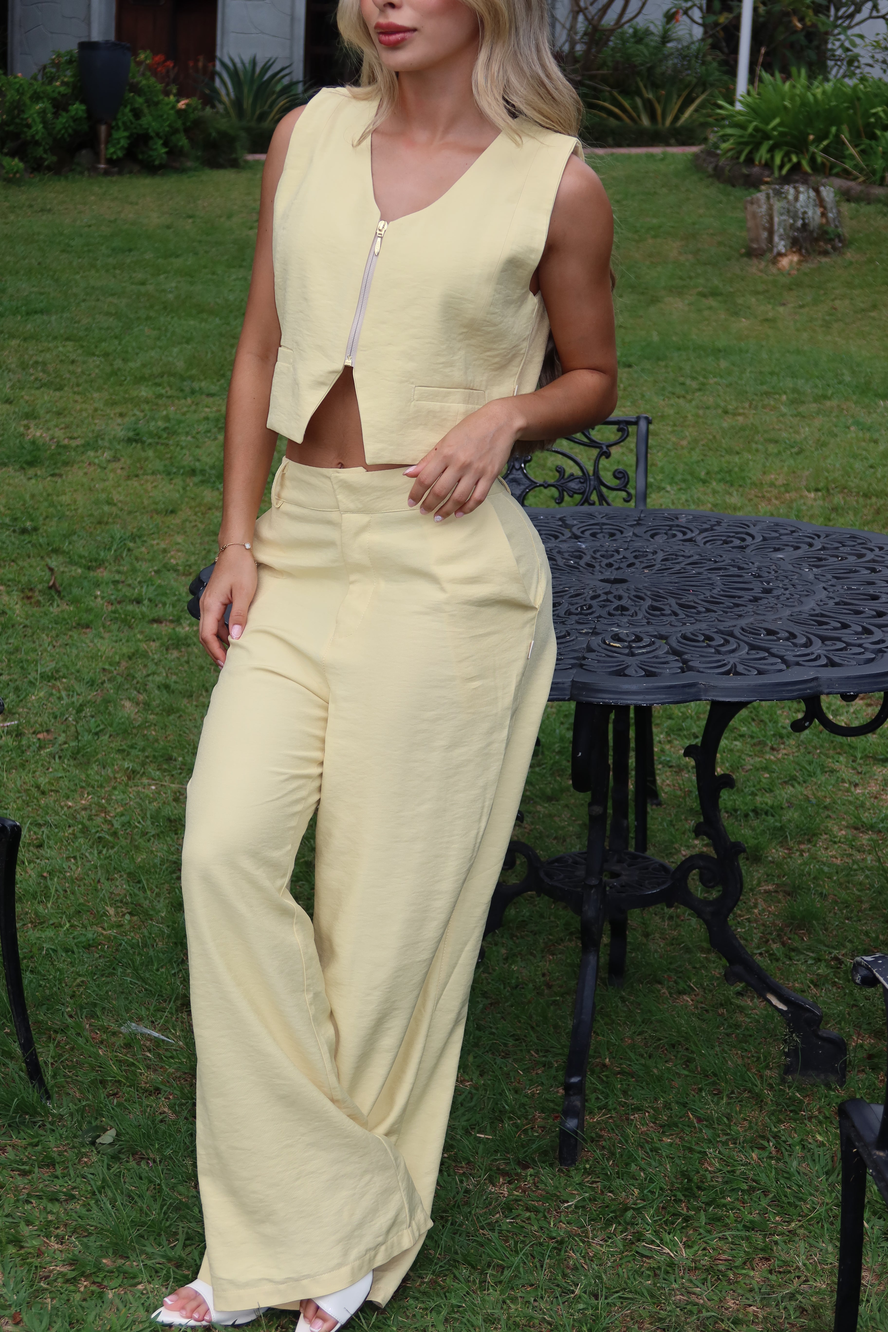 Set Élite Elegante Amarillo De Chaleco Y Pantalón