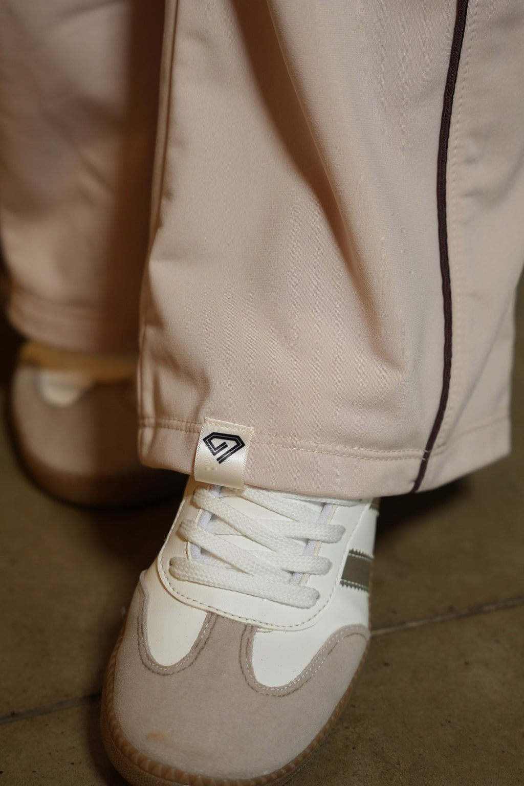 Set Ivory Vainilla De Chaqueta y Sudadera Bota Recta