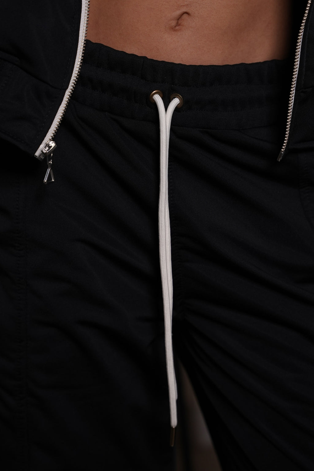 Set Onix Negro De Chaqueta y Sudadera Bota Recta