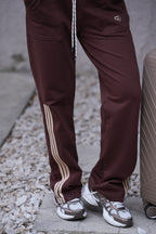 Set Origen Café De Buzo Cuello Redondo y Sudadera Bota Recta