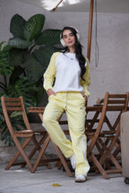 Set Origen Amarillo De Buzo Cuello Redondo y Sudadera Bota Recta