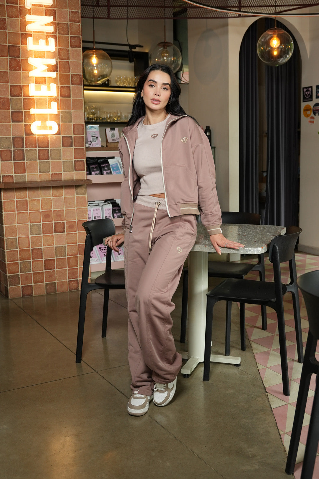 Set Moka Café De Chaqueta y Sudadera Bota Recta