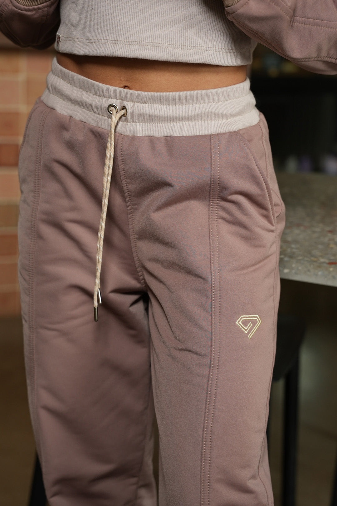 Set Moka Café De Chaqueta y Sudadera Bota Recta