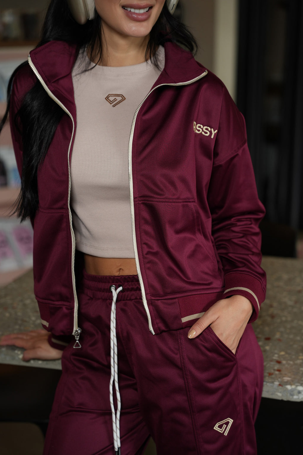 Set Carmesí Uva De Chaqueta y Sudadera Bota Recta