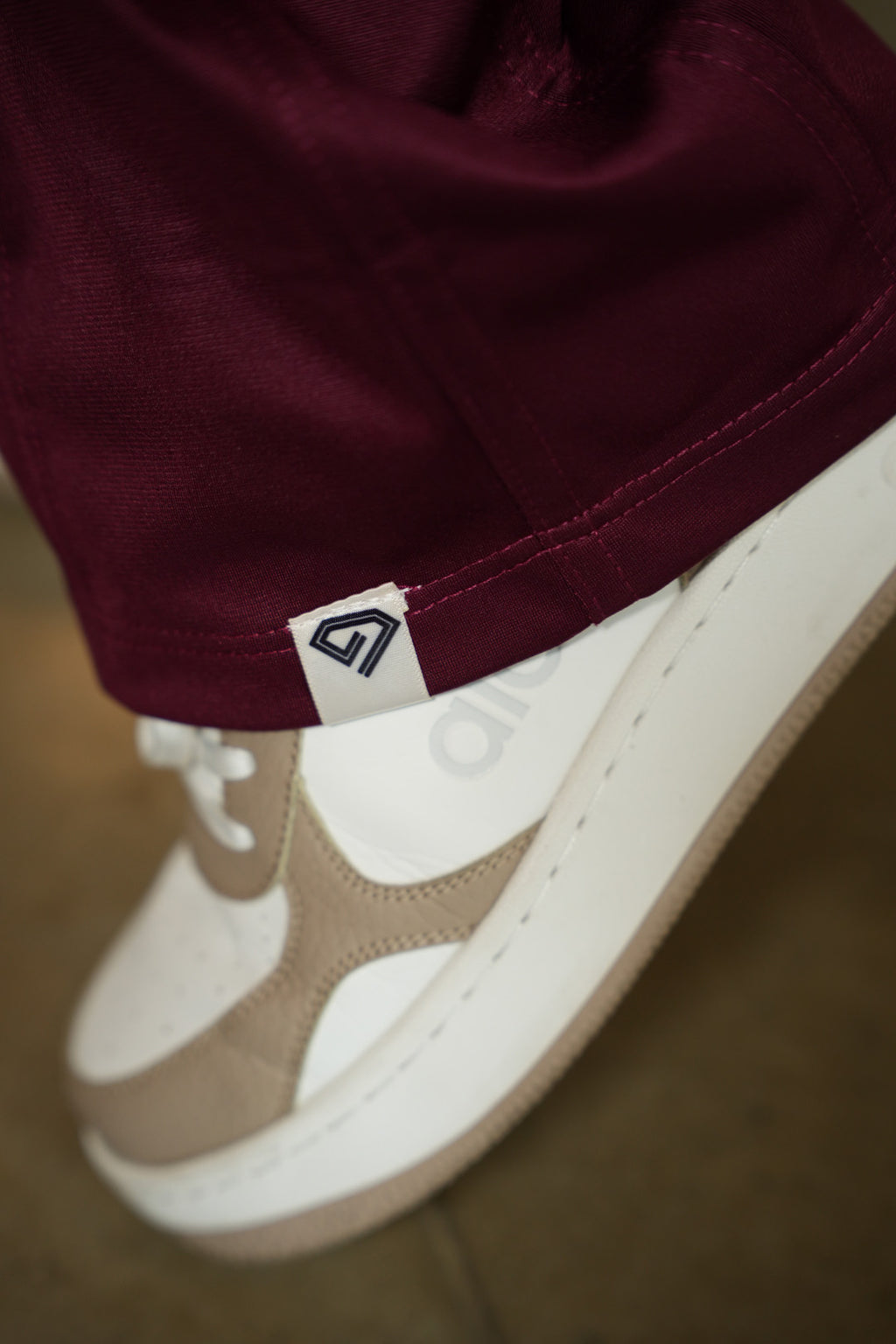 Set Carmesí Uva De Chaqueta y Sudadera Bota Recta