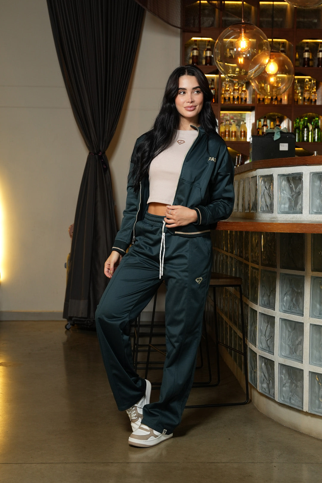 Set Verde Esmeralda De Chaqueta y Sudadera Bota Recta