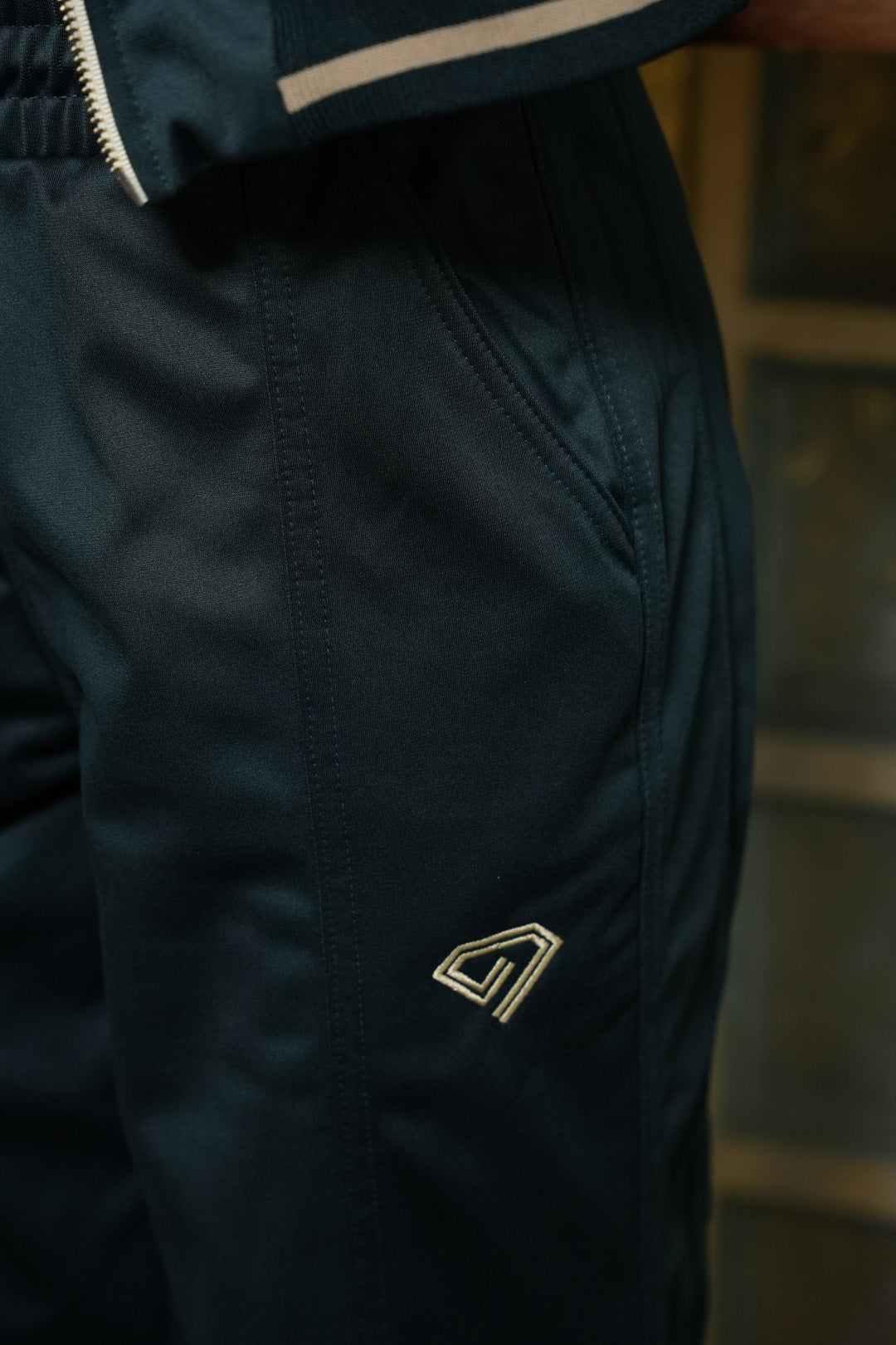 Set Verde Esmeralda De Chaqueta y Sudadera Bota Recta