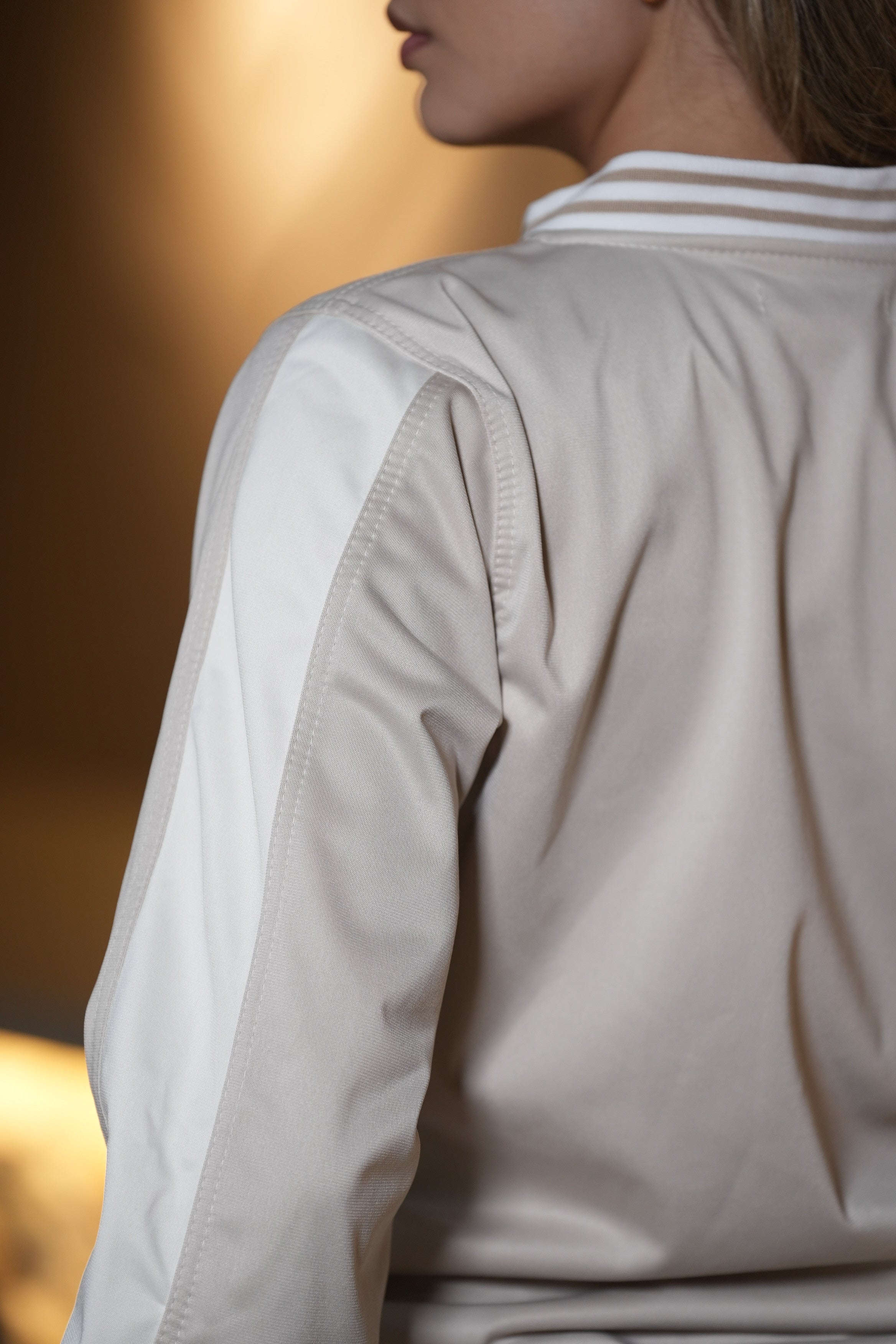 Chaqueta Con Cierre Color Camel