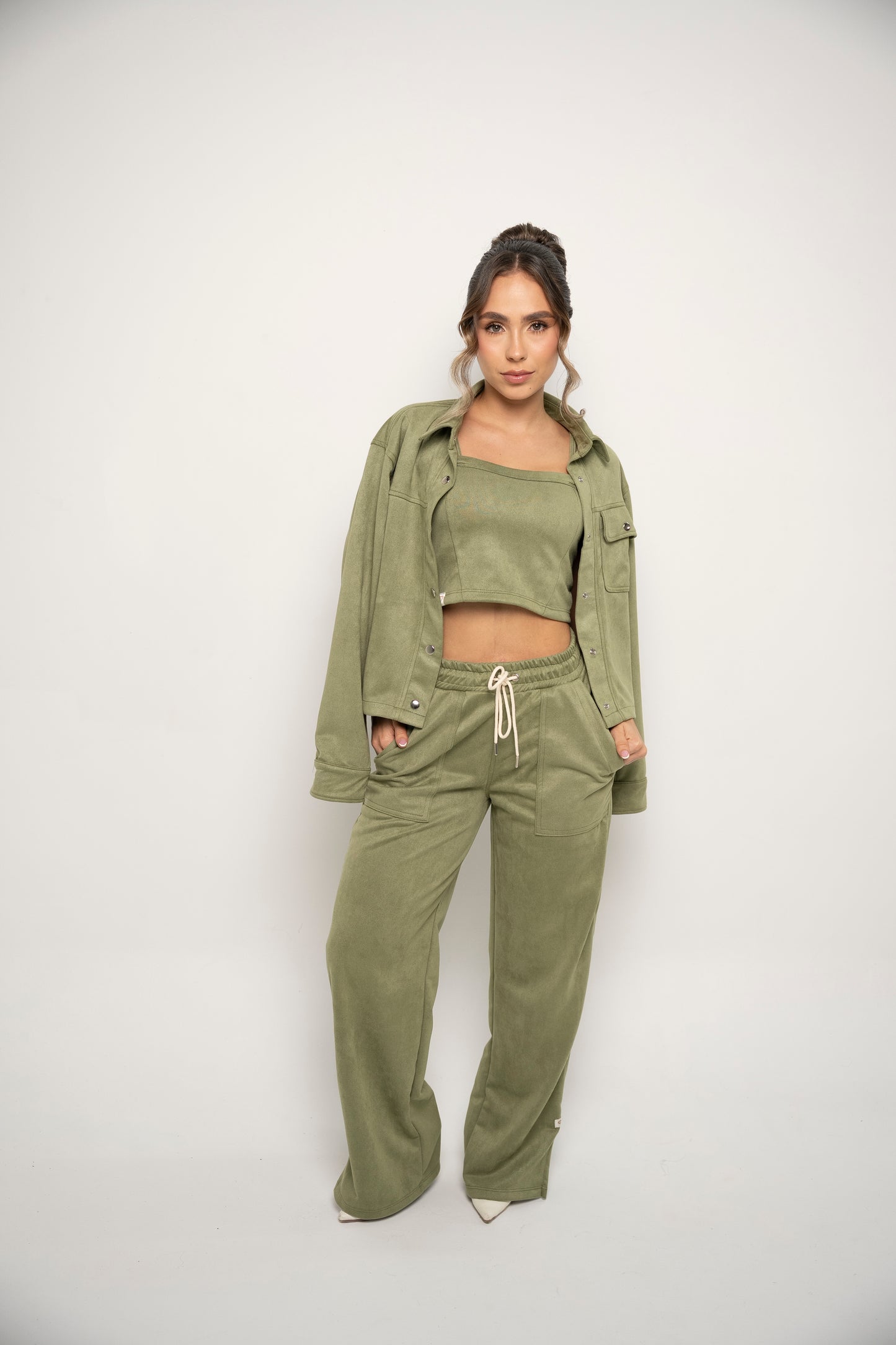 SET DE CHAQUETA, TOP Y SUDADERA PARA MUJER COLOR VERDE OLIVA