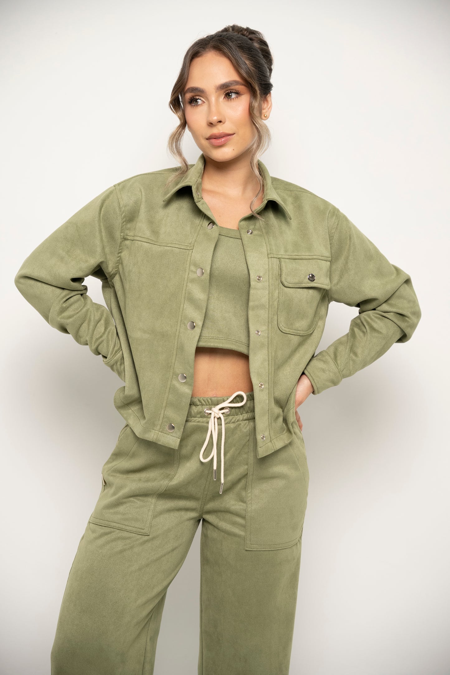 SET DE CHAQUETA, TOP Y SUDADERA PARA MUJER COLOR VERDE OLIVA