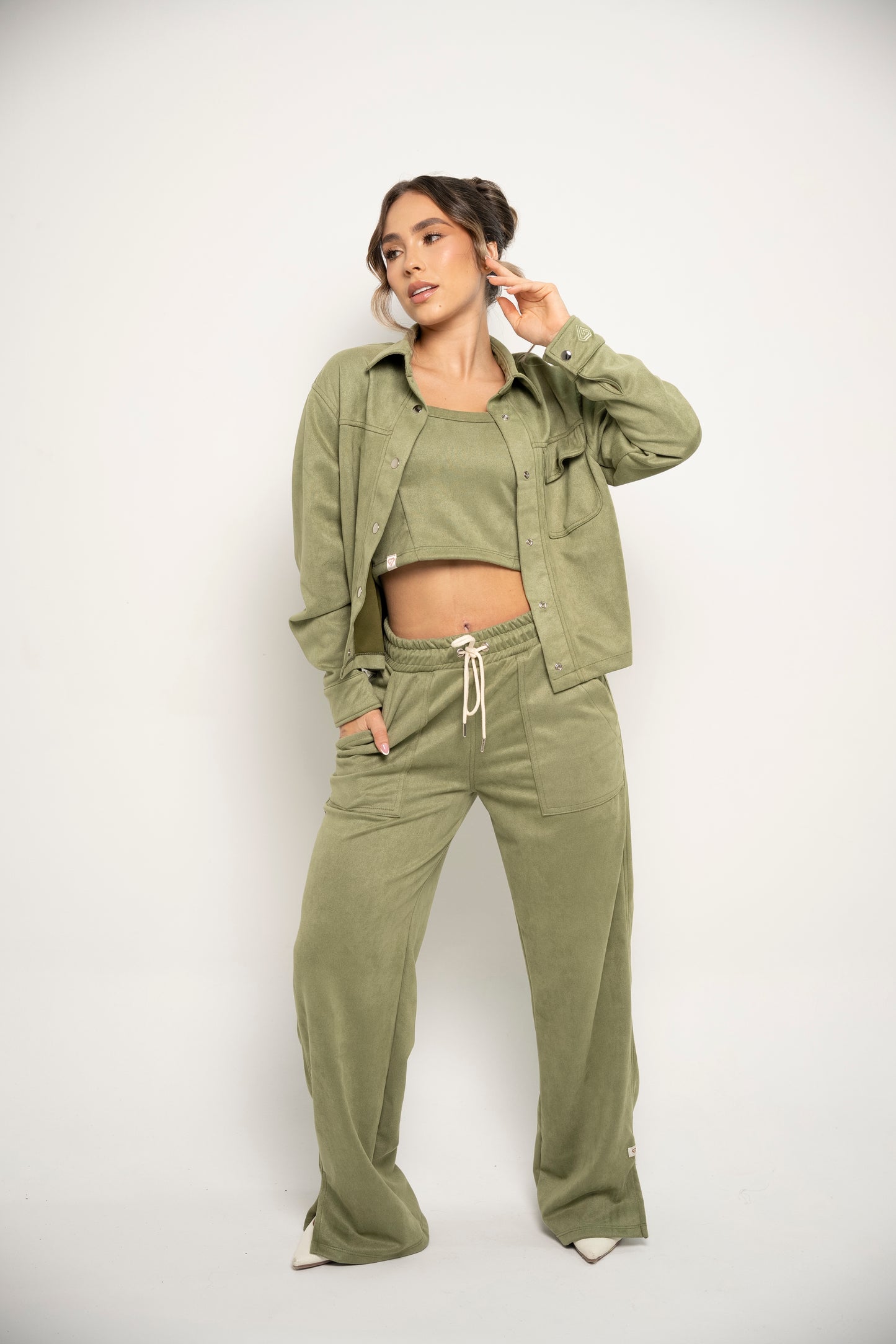 SET DE CHAQUETA, TOP Y SUDADERA PARA MUJER COLOR VERDE OLIVA