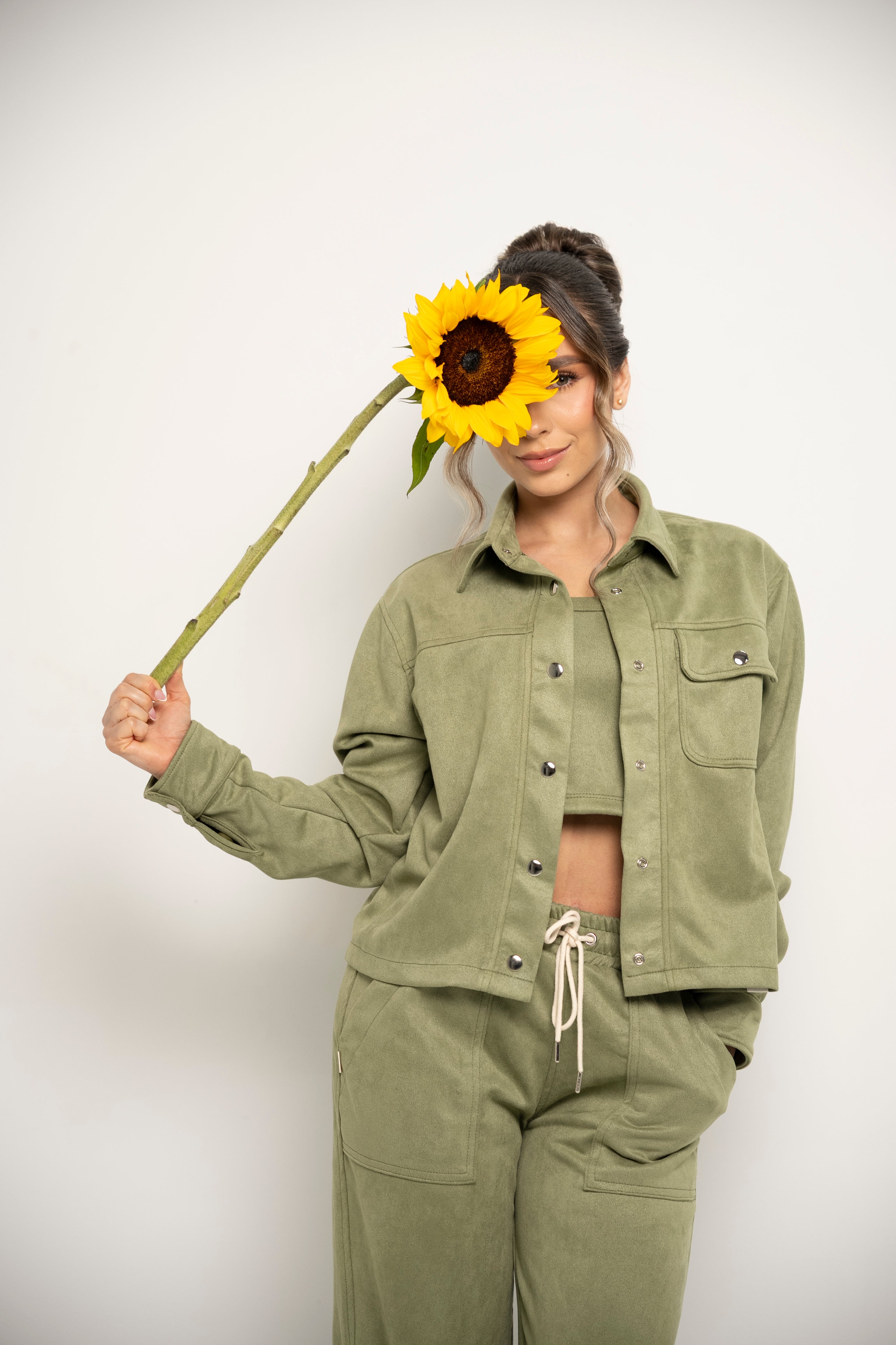 Chaqueta Tipo Camisa Con Botones Color Verde Oliva