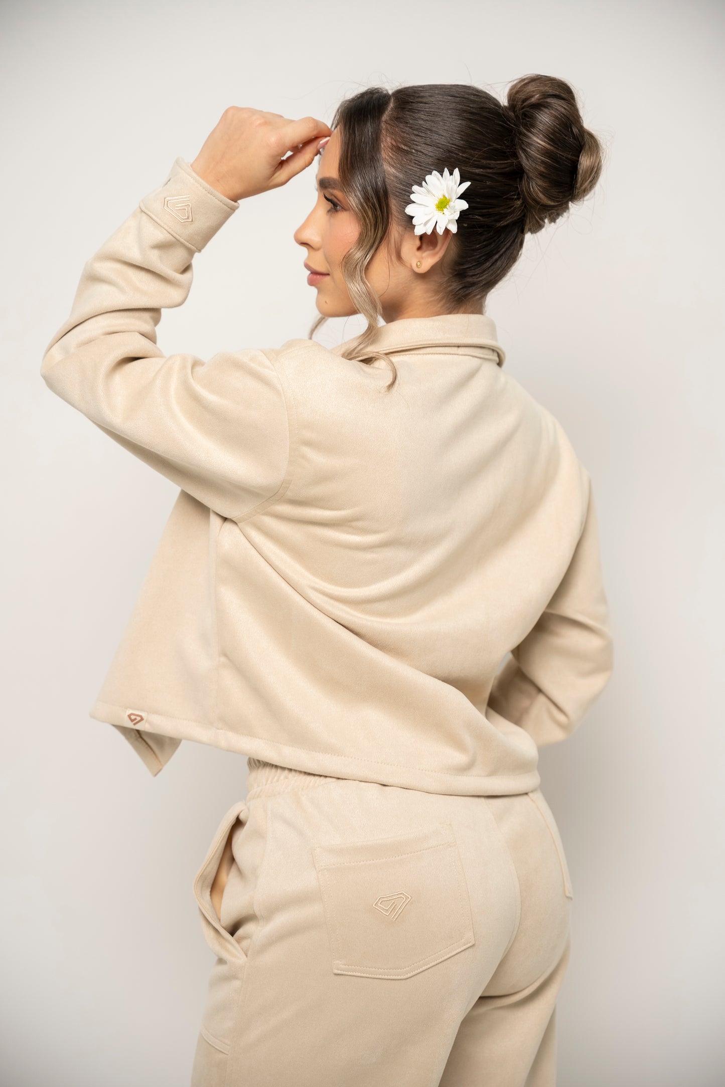 SET DE CHAQUETA, TOP Y SUDADERA PARA MUJER COLOR PIEL