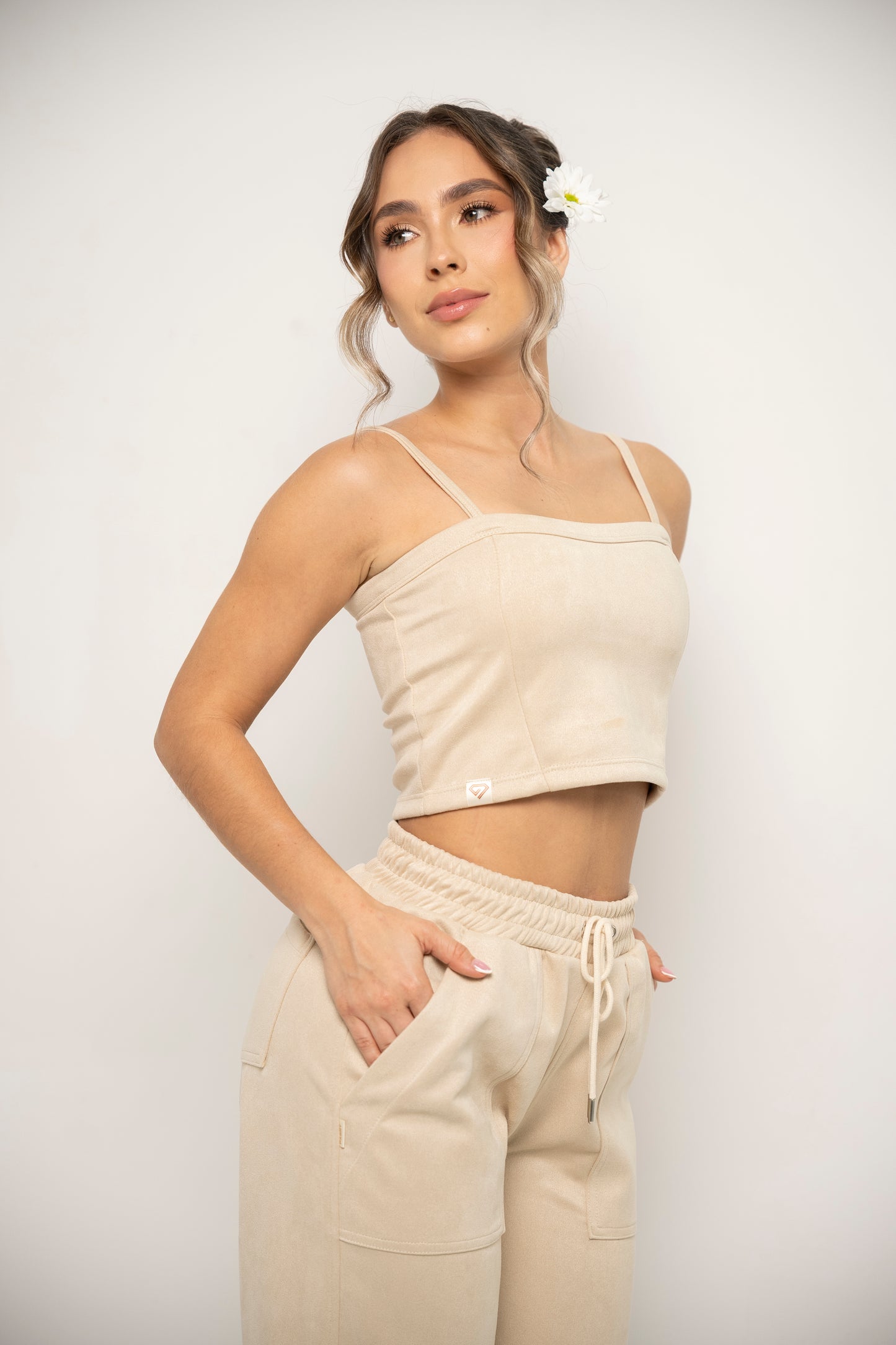SET DE CHAQUETA, TOP Y SUDADERA PARA MUJER COLOR PIEL