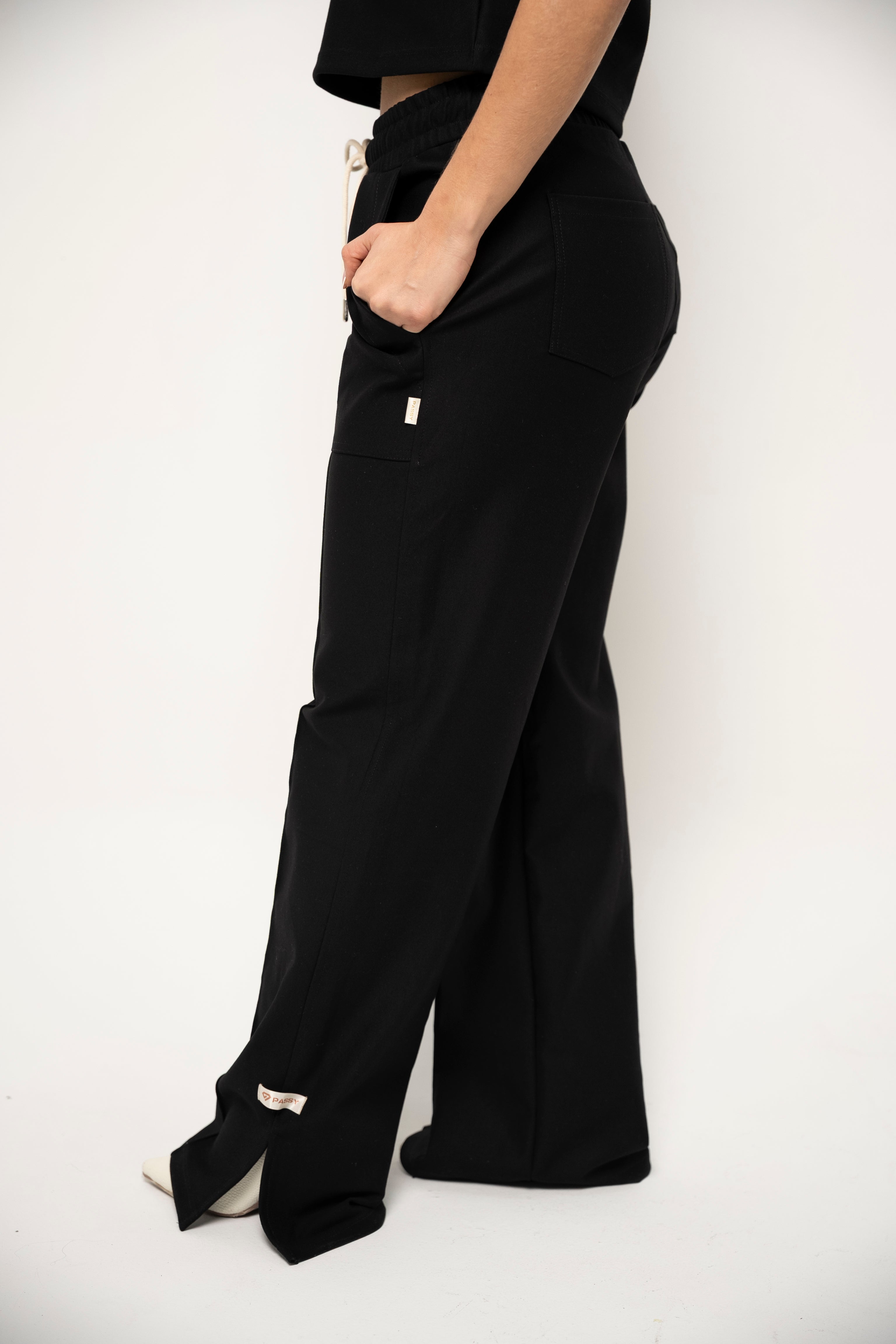 Sudadera Bota Recta Color Negro