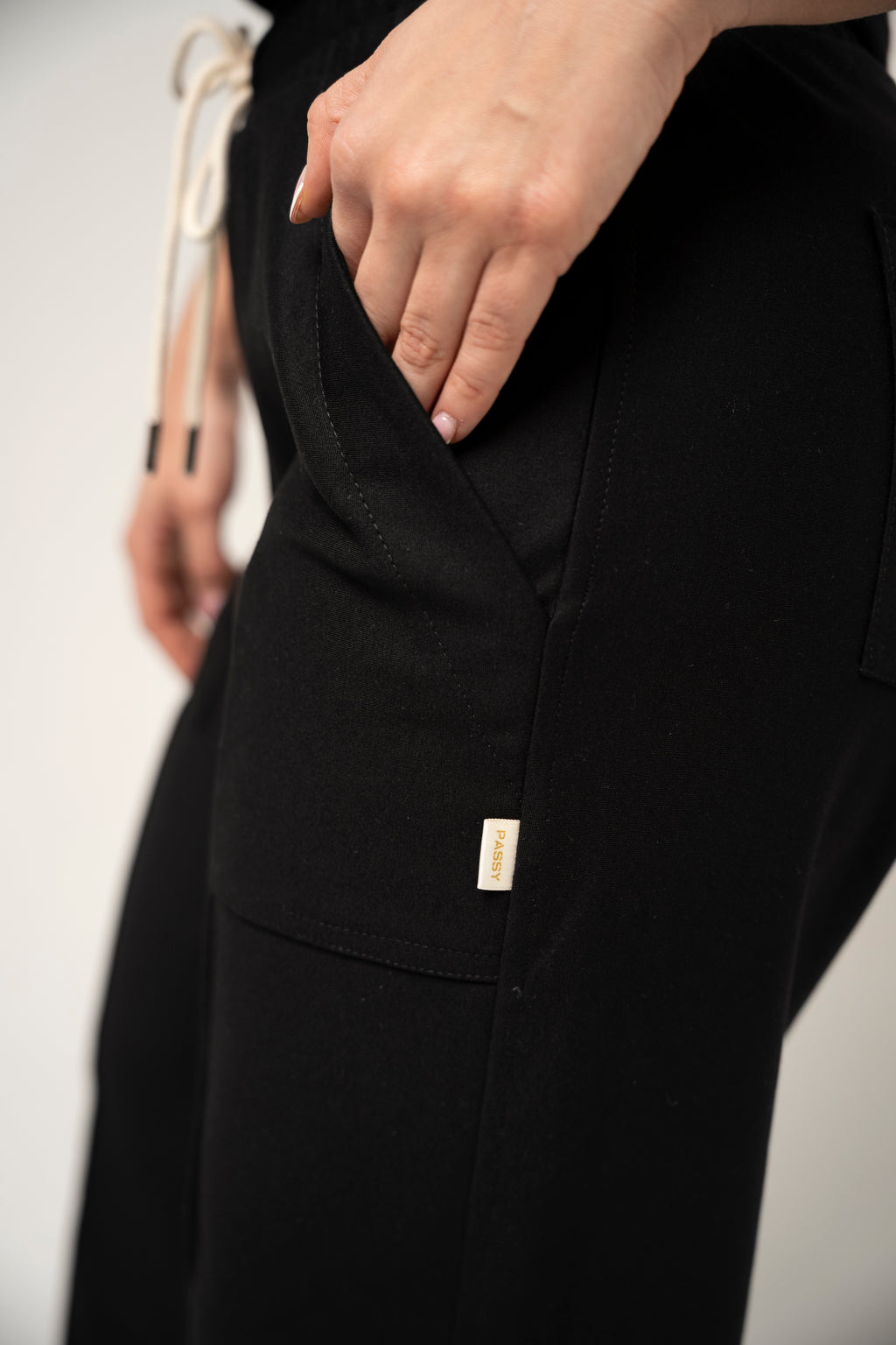 Sudadera Bota Recta Color Negro