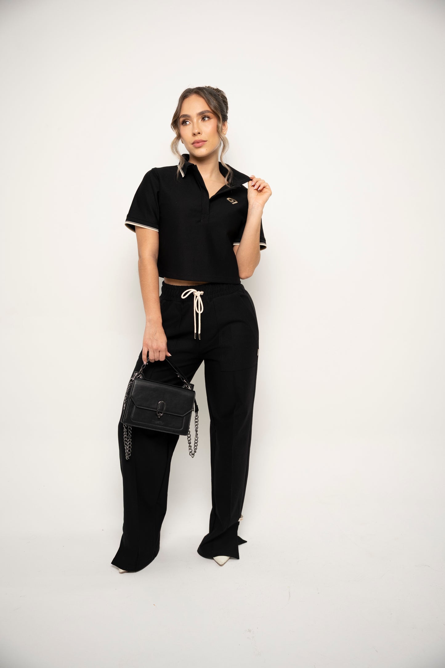SET DE CAMISETA Y SUDADERA PARA MUJER COLOR NEGRO
