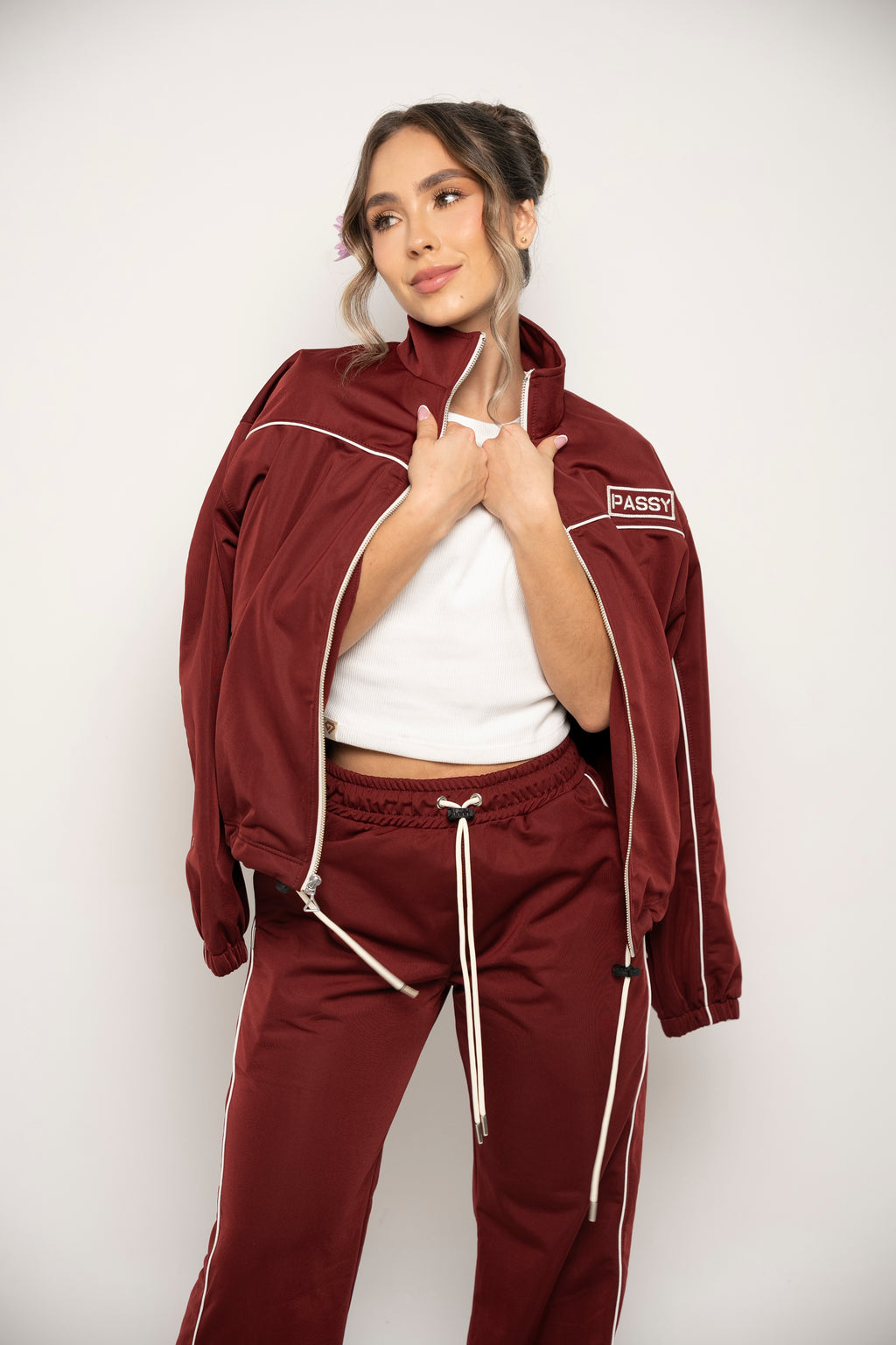 Chaqueta Con Cierre Color Vinotinto