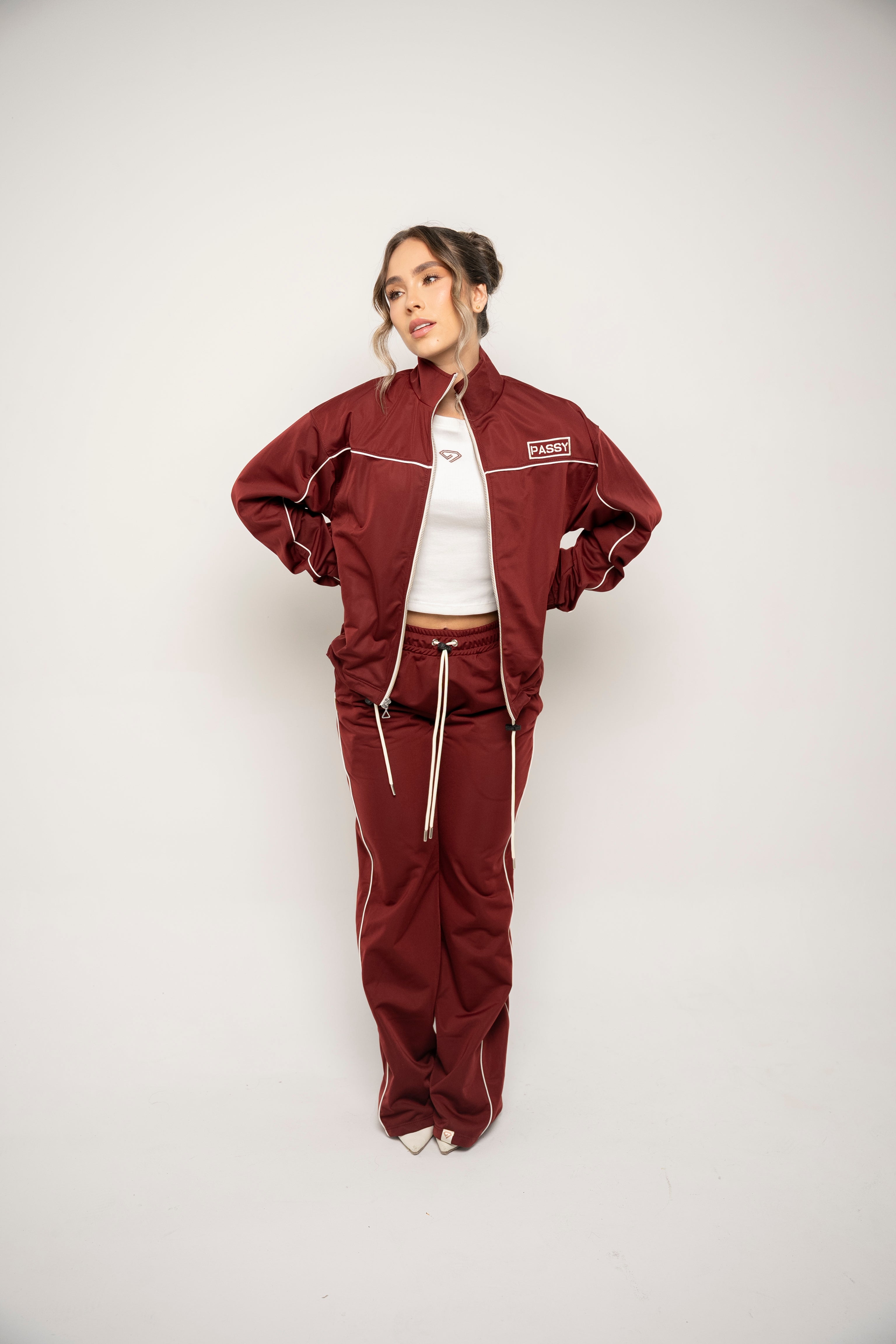 Sudadera Bota Recta Color Vinotinto