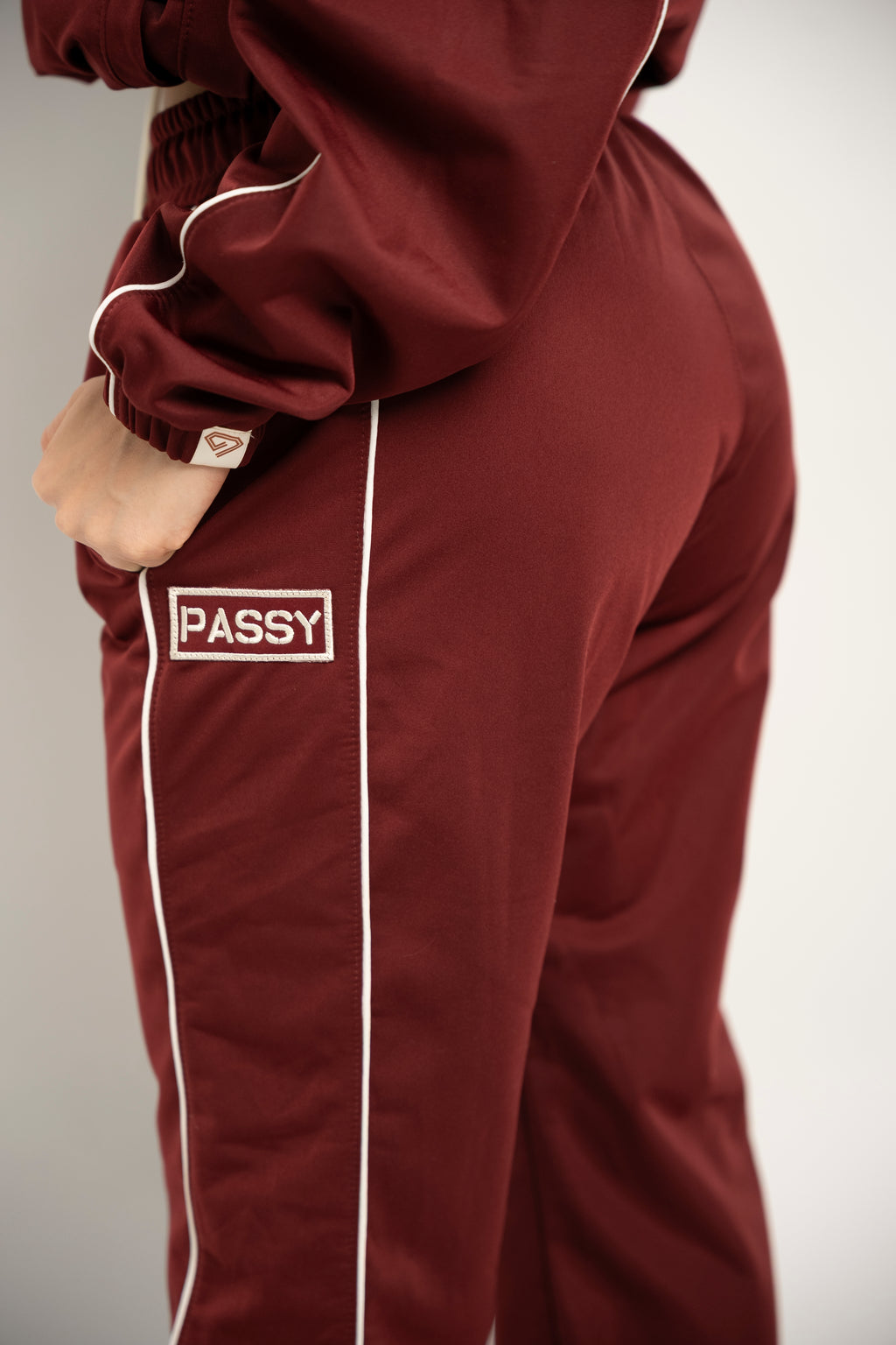 Sudadera Bota Recta Color Vinotinto