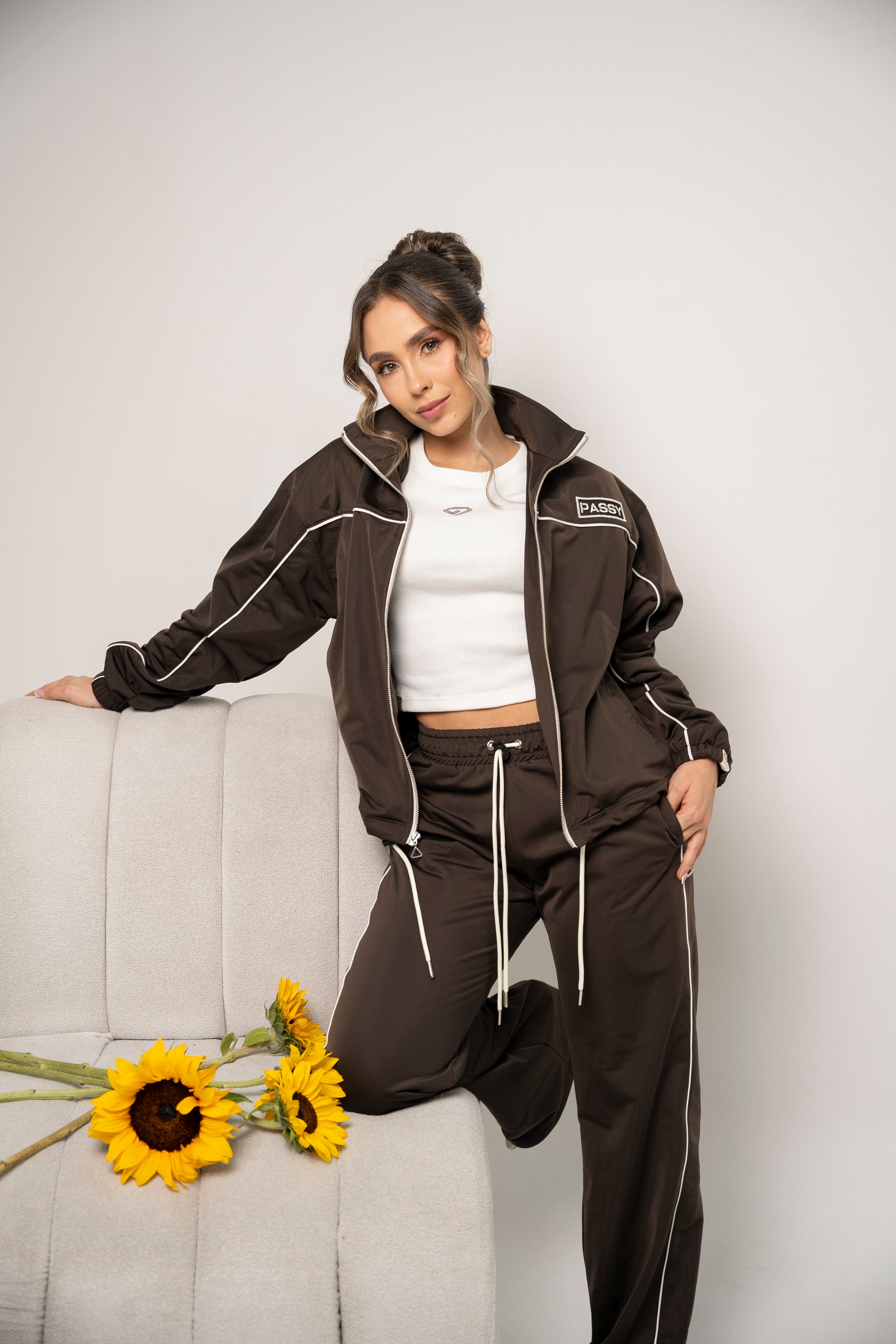 Chaqueta Con Cierre Color Café