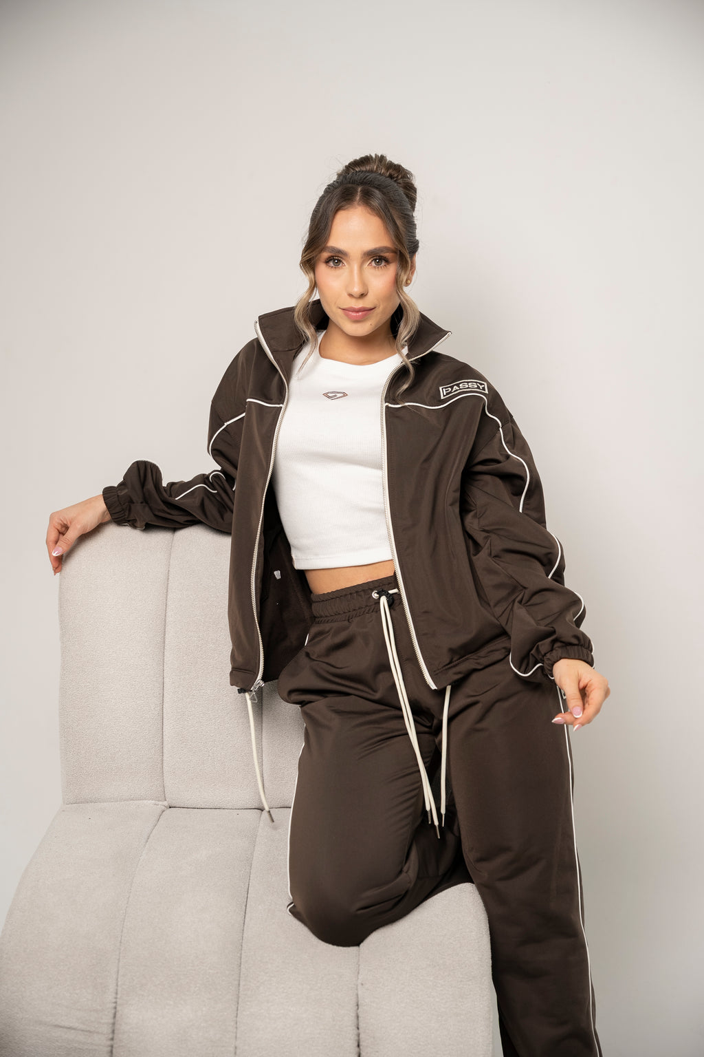 Chaqueta Con Cierre Color Café