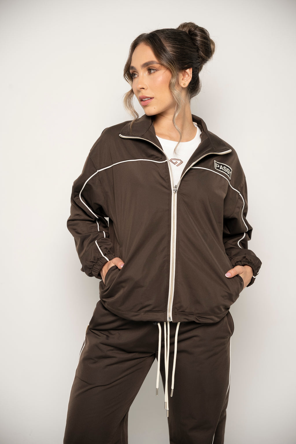 Chaqueta Con Cierre Color Café