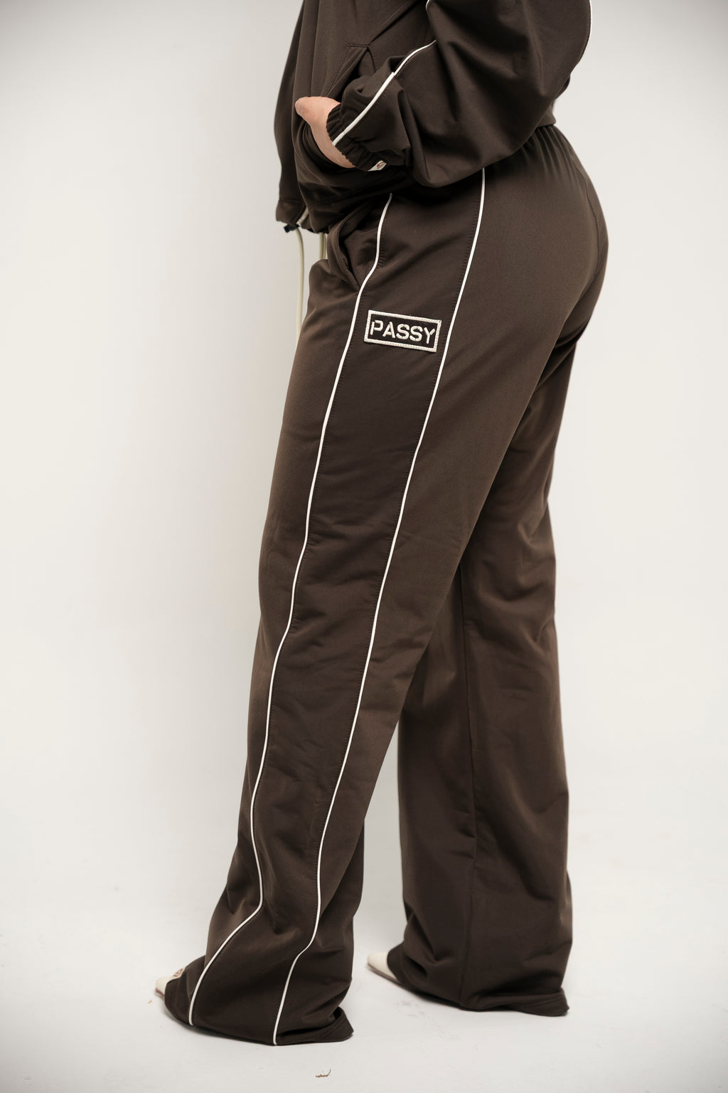 Sudadera Bota Recta Color Café