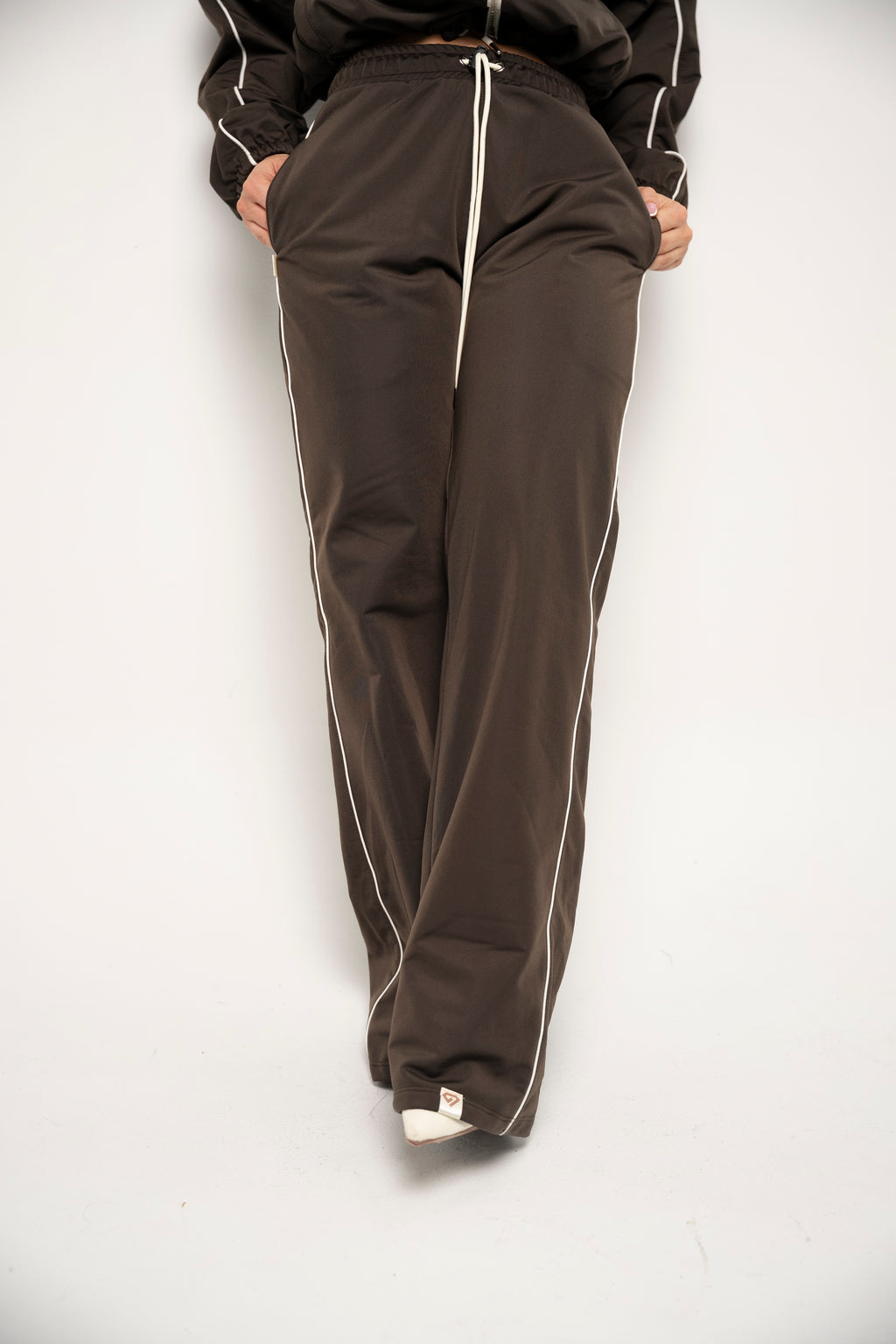 Sudadera Bota Recta Color Café