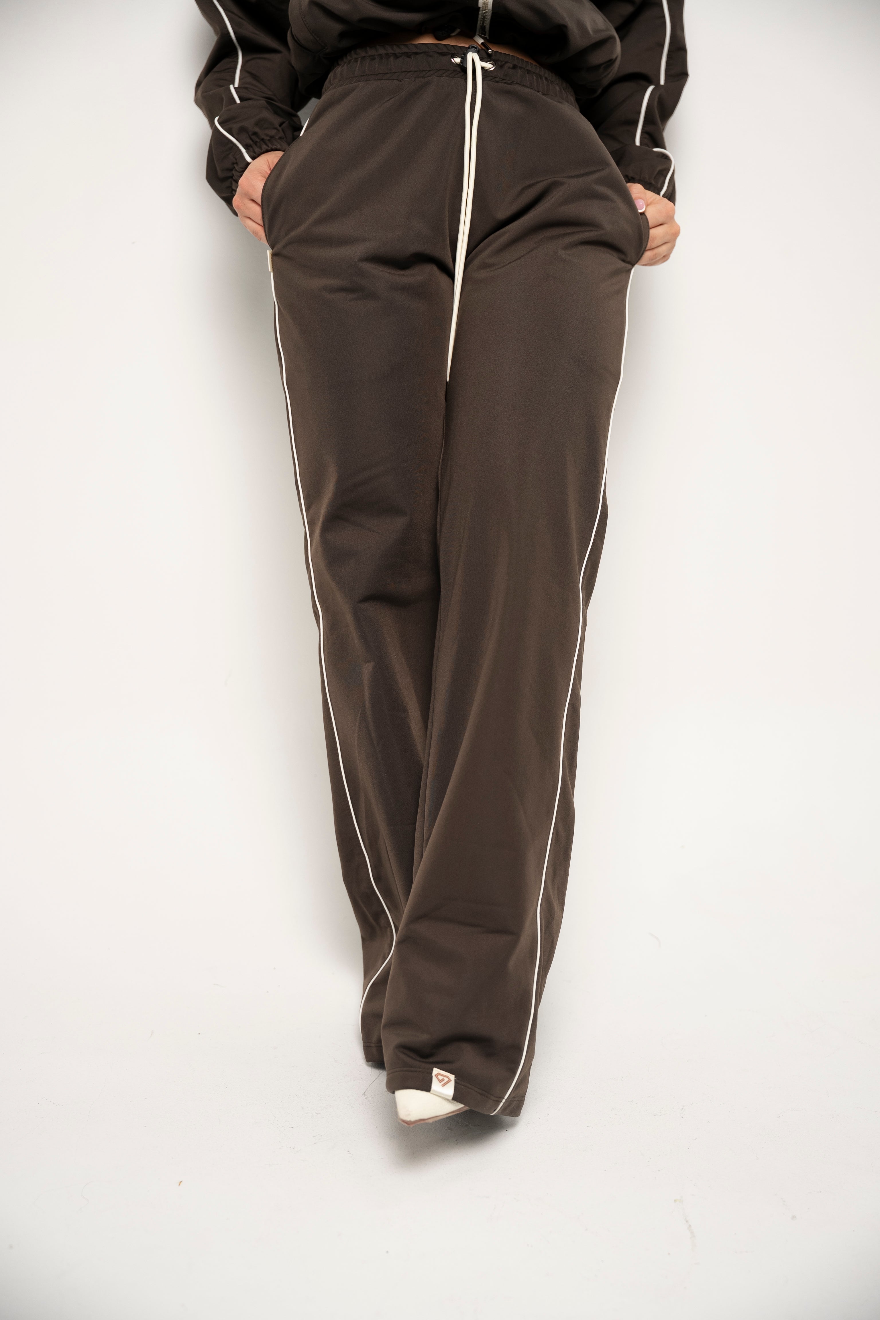 Sudadera Bota Recta Color Café