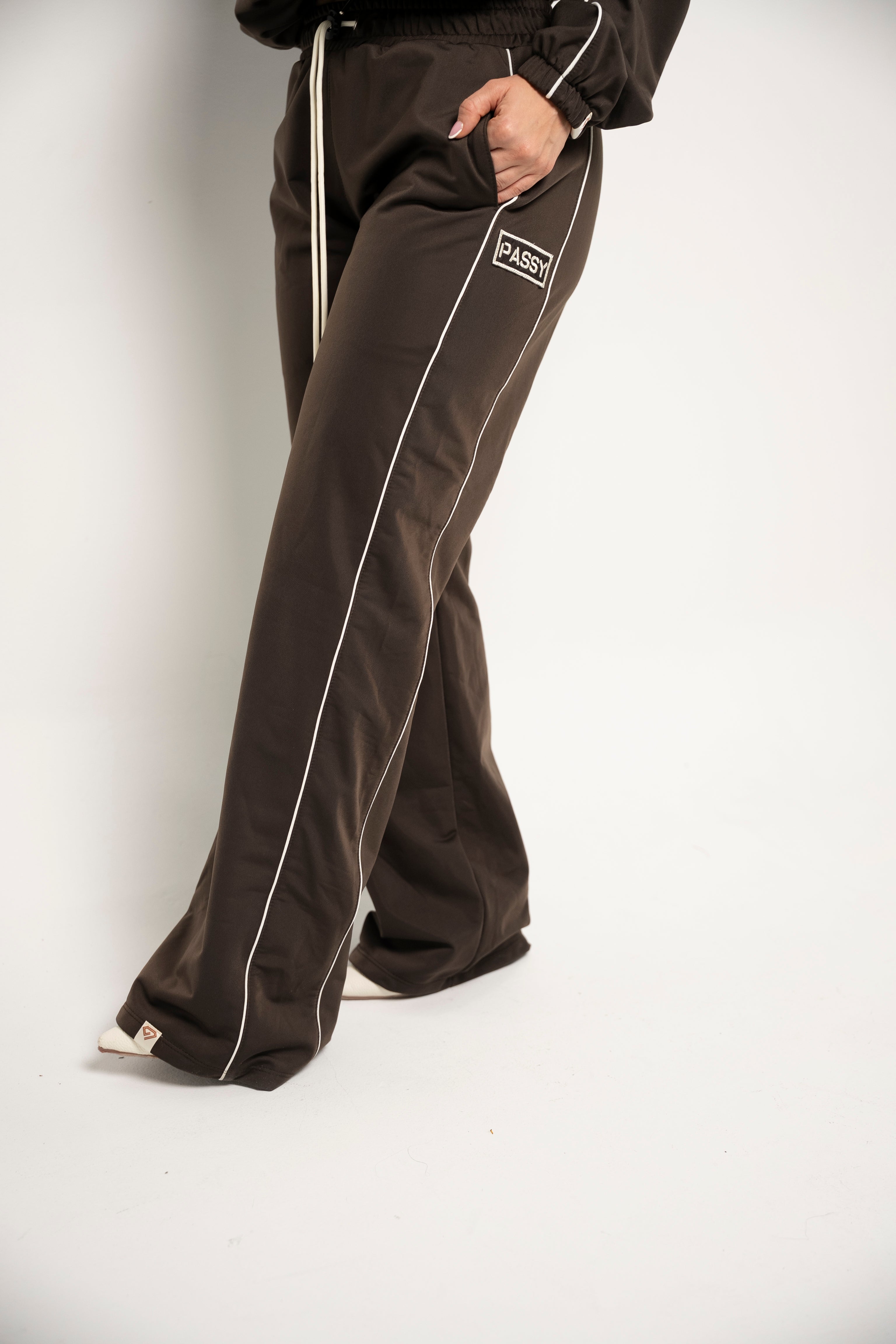 Sudadera Bota Recta Color Café