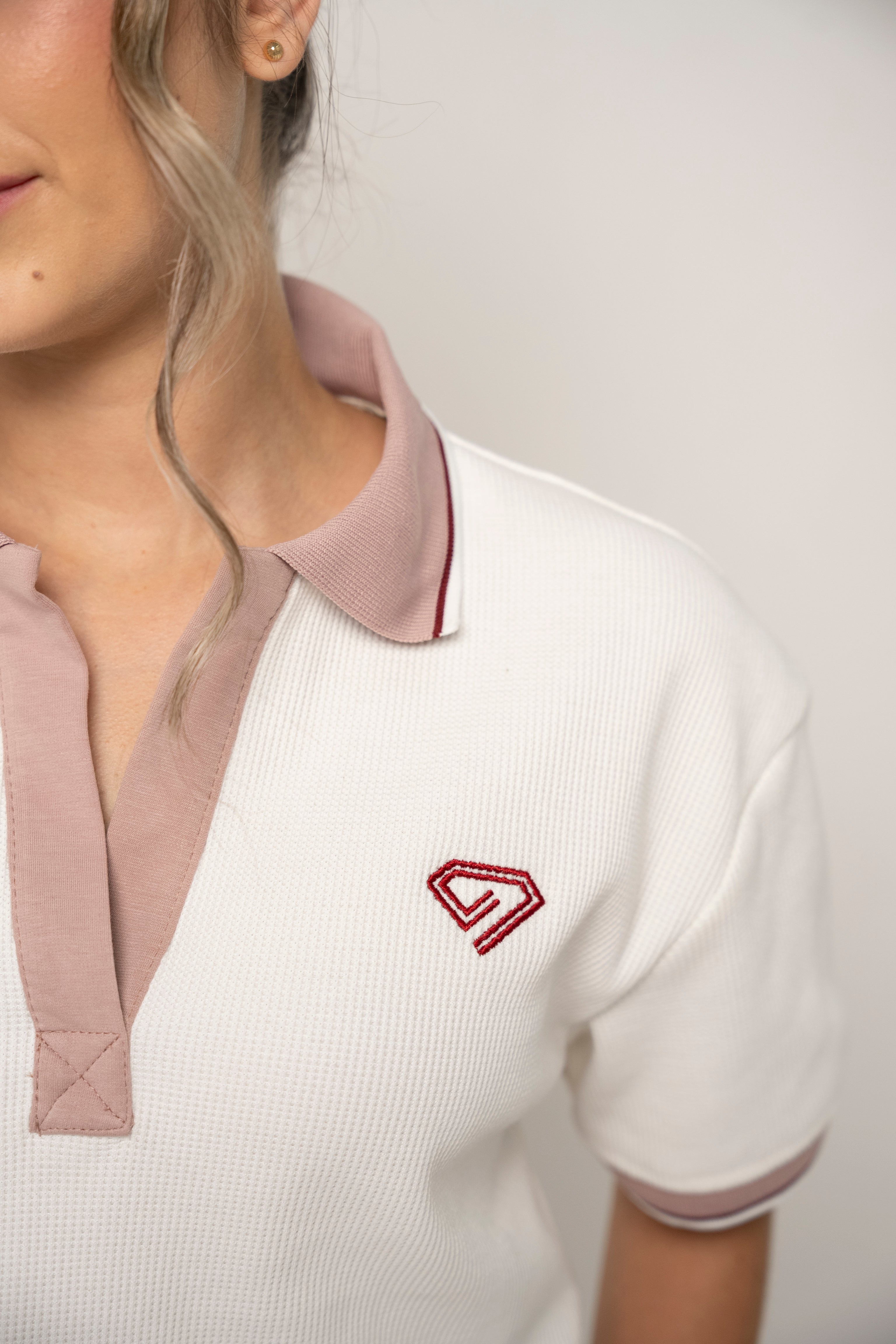 Camiseta Tipo Polo Color Marfil