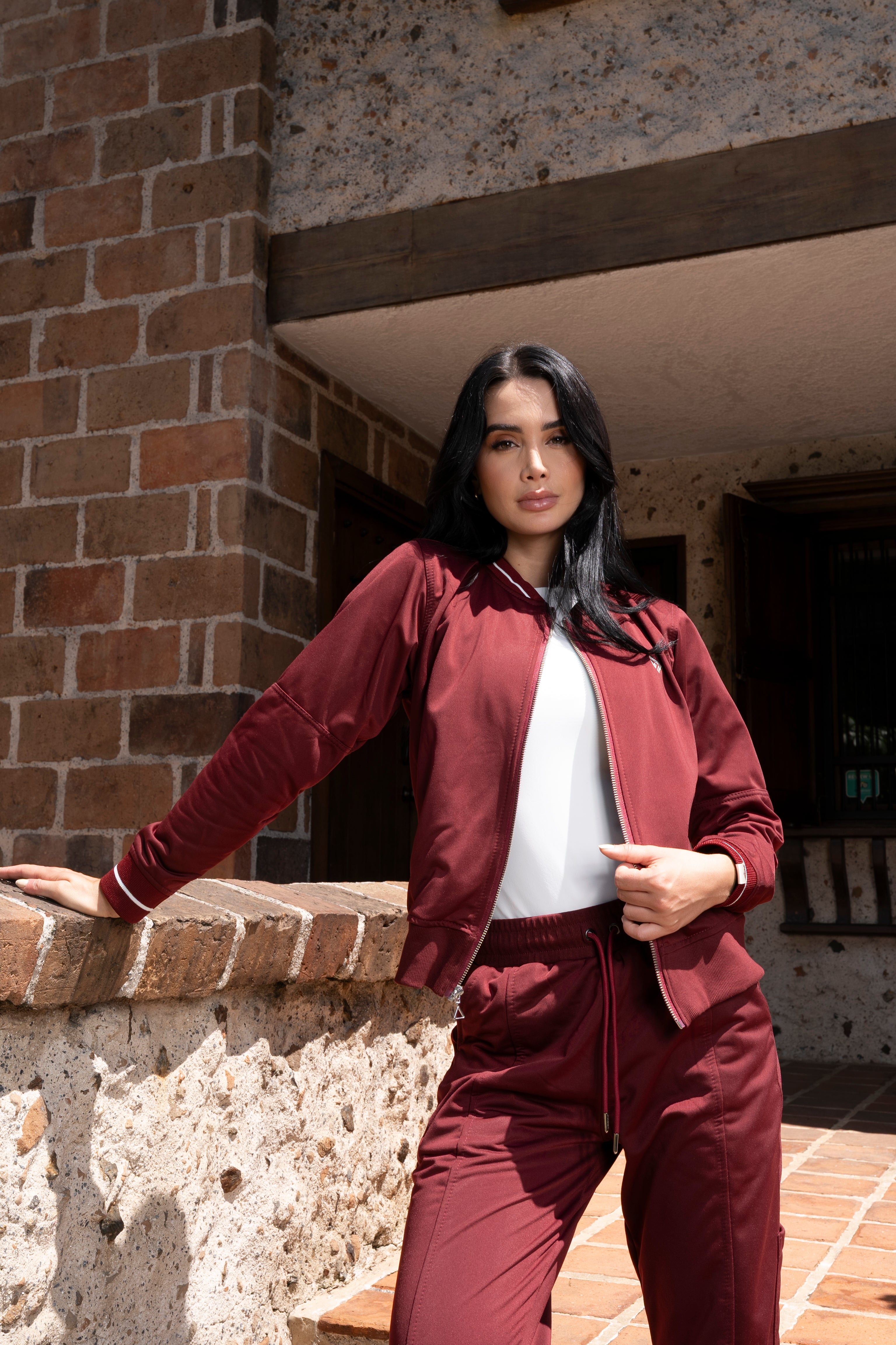 Chaqueta con Cremallera Roma Color Vinotinto