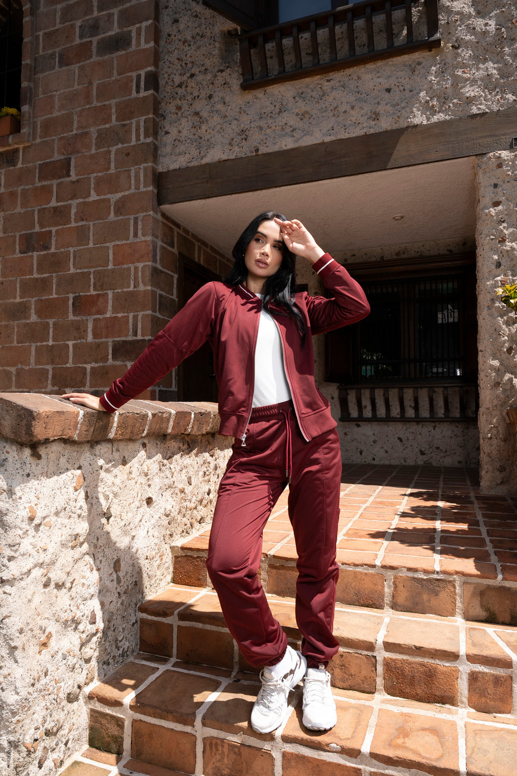 Jogger Roma Color Vinotinto