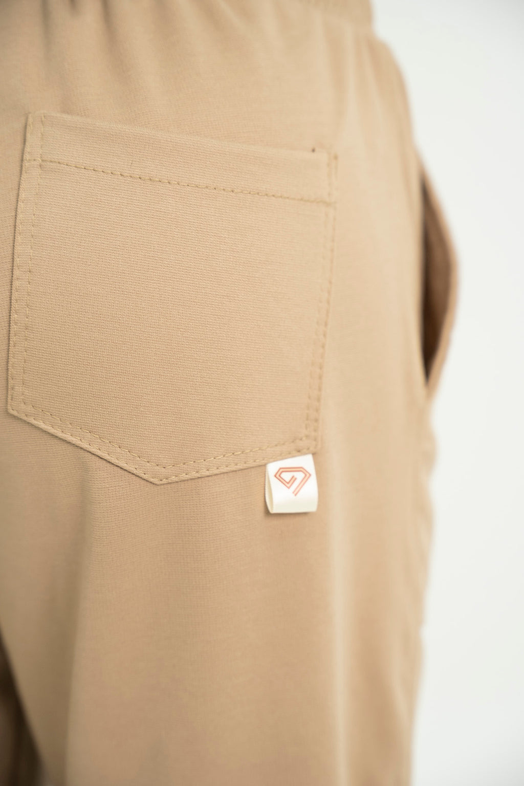 Sudadera Suiza Bota Recta Dorada