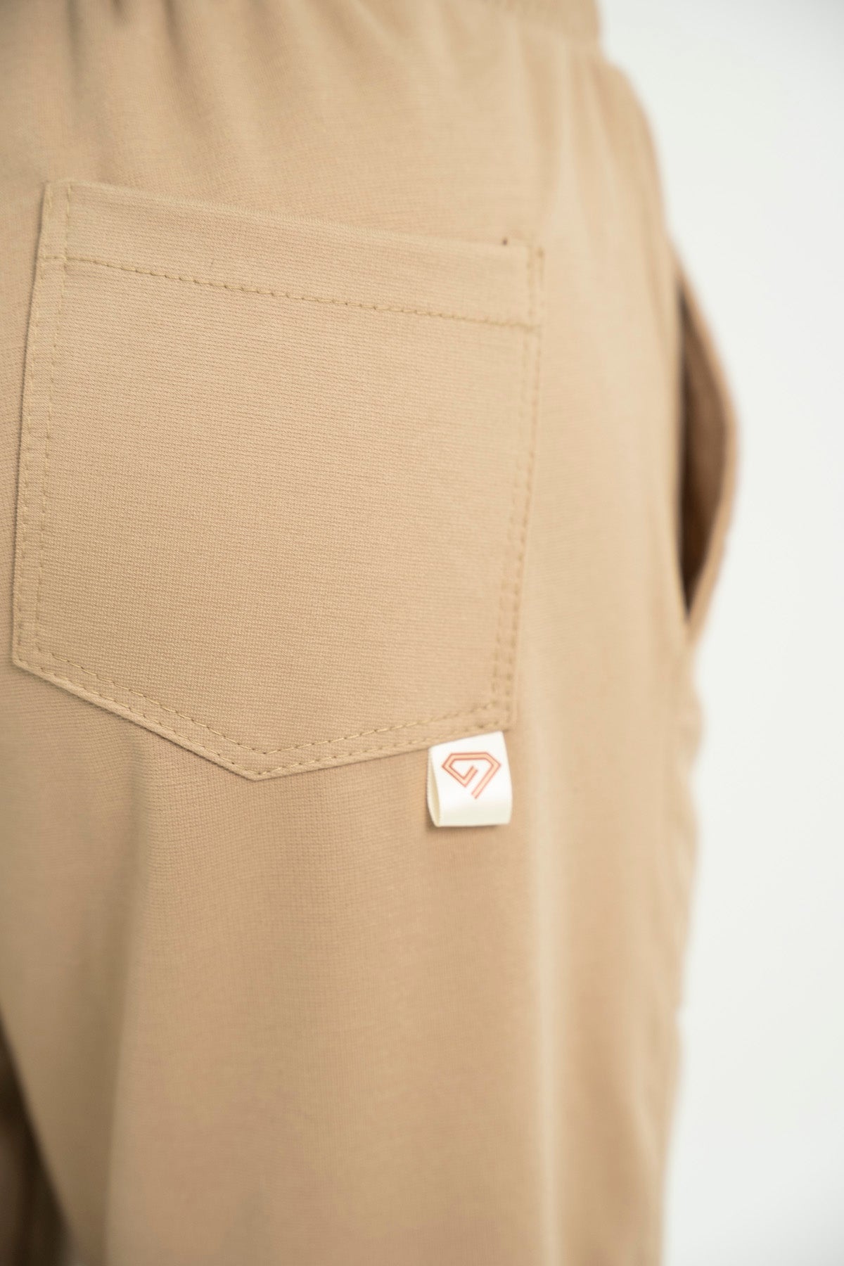 Sudadera Suiza Bota Recta Dorada