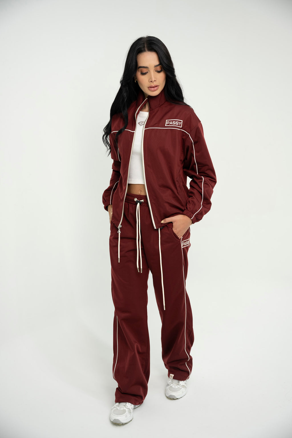 Set De Chaqueta y Sudadera Bota Recta Para Mujer Color Vinotinto