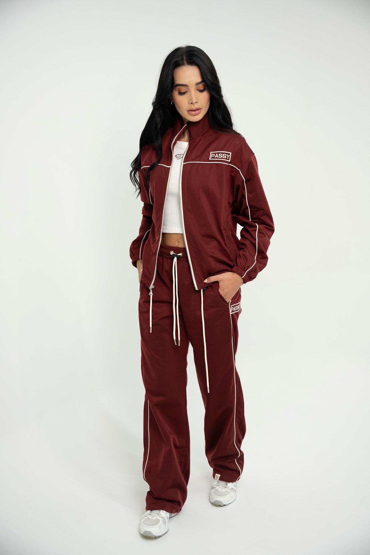 Set De Chaqueta y Sudadera Bota Recta Para Mujer Color Vinotinto